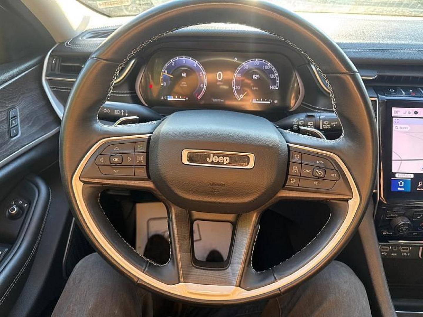 2022 BLACK /BLACK Jeep Grand Cherokee Limited 4WD (1C4RJKBG0N8) with an 3.6L V6 DOHC 24V engine, 8A transmission, located at 3304 Woodville Road, Northwood, OH, 43619, (419) 210-8019, 41.612694, -83.480743 - Photo#21