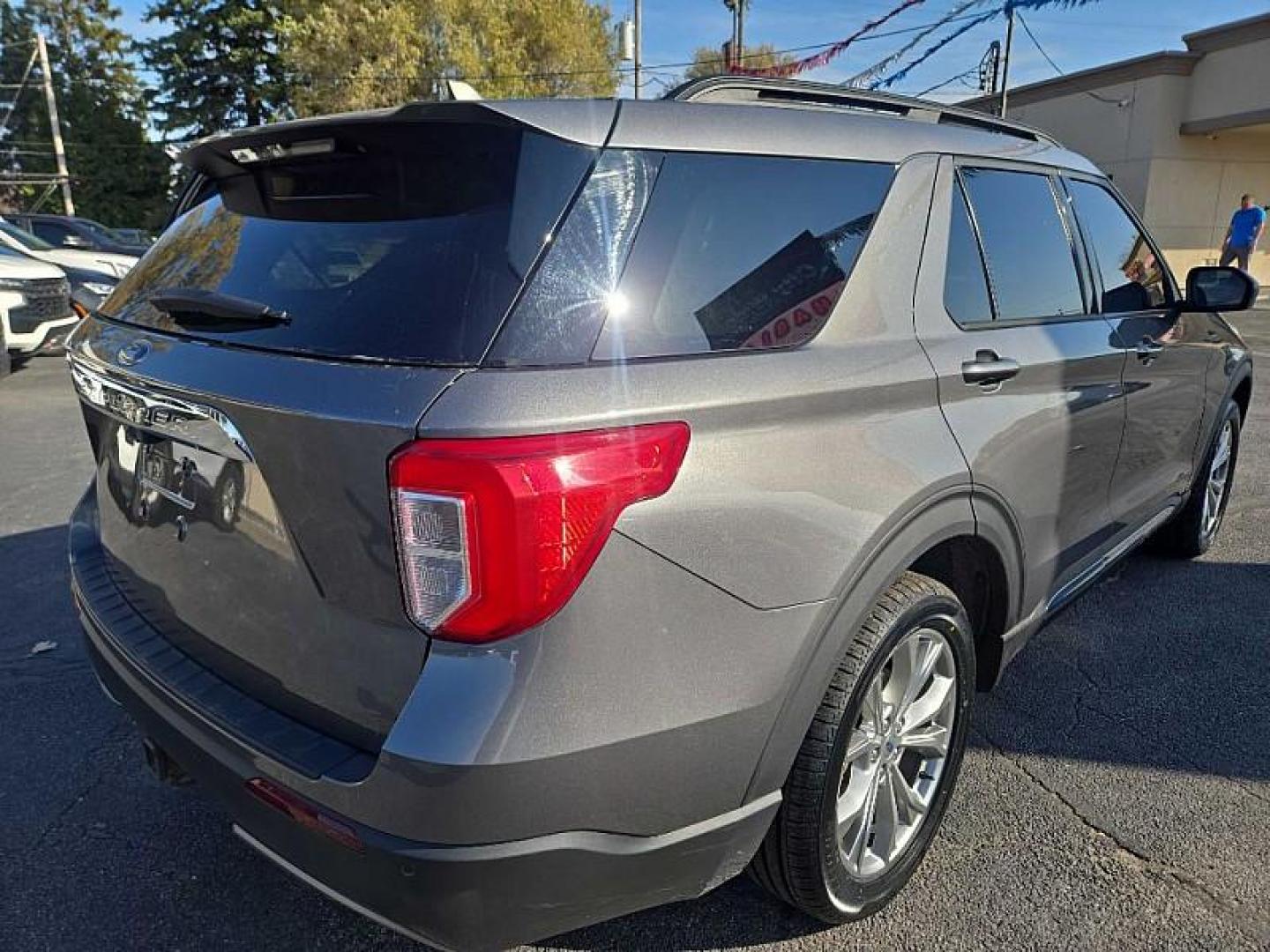 2021 SILVER /BLACK Ford Explorer XLT AWD (1FMSK8DH0MG) with an 2.3L L4 DOHC 16V engine, 10A transmission, located at 3304 Woodville Road, Northwood, OH, 43619, (419) 210-8019, 41.612694, -83.480743 - Your #1 Destination for Auto Loans and mdash;No Matter Your Credit!At our dealership, we believe everyone deserves the opportunity to drive their dream car and mdash;whether you have good credit, bad credit, or no credit at all. With a wide selection of hundreds of cars, trucks, and SUVs, you'll fin - Photo#0
