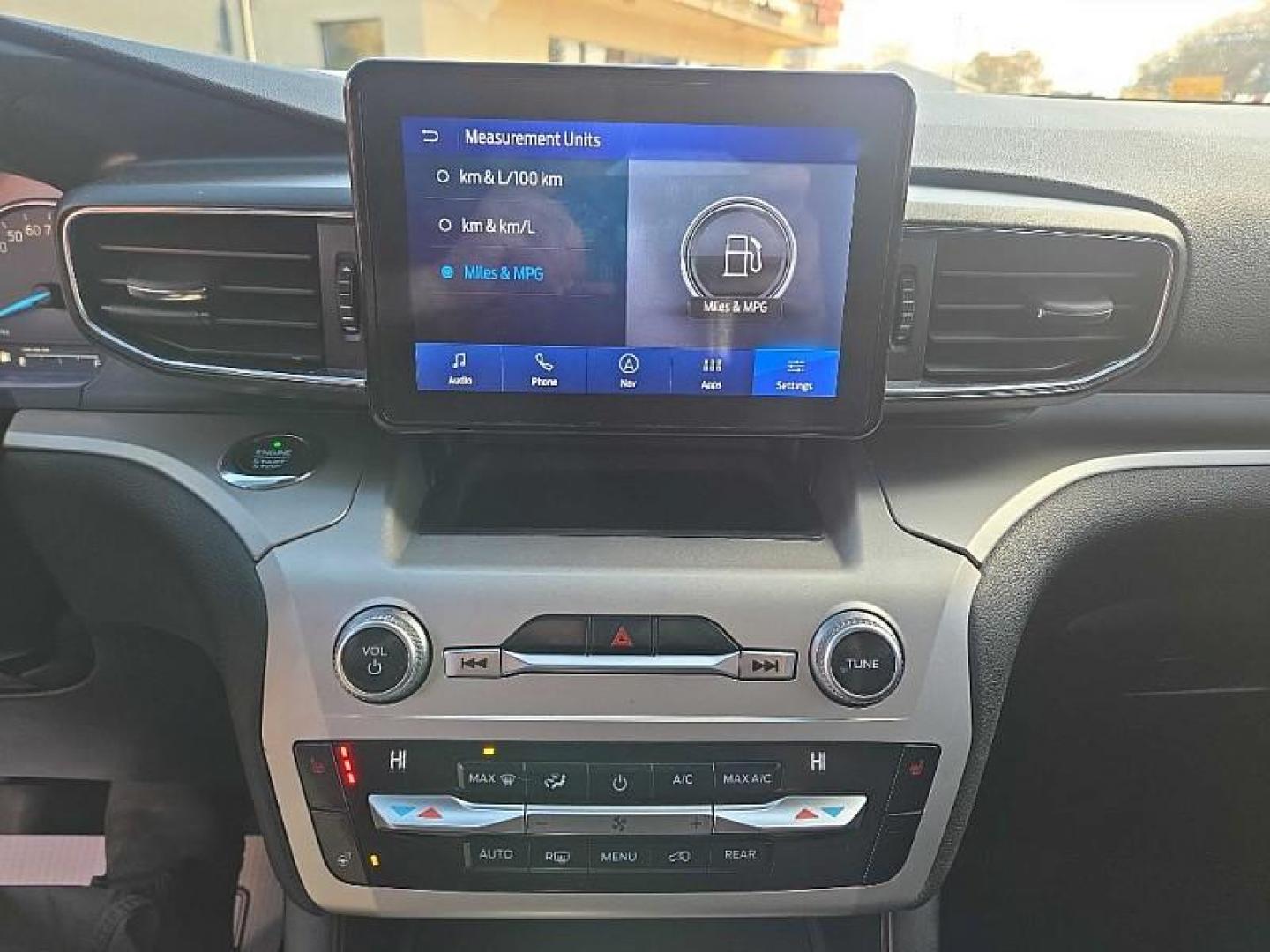 2021 SILVER /BLACK Ford Explorer XLT AWD (1FMSK8DH0MG) with an 2.3L L4 DOHC 16V engine, 10A transmission, located at 3304 Woodville Road, Northwood, OH, 43619, (419) 210-8019, 41.612694, -83.480743 - Your #1 Destination for Auto Loans and mdash;No Matter Your Credit!At our dealership, we believe everyone deserves the opportunity to drive their dream car and mdash;whether you have good credit, bad credit, or no credit at all. With a wide selection of hundreds of cars, trucks, and SUVs, you'll fin - Photo#22