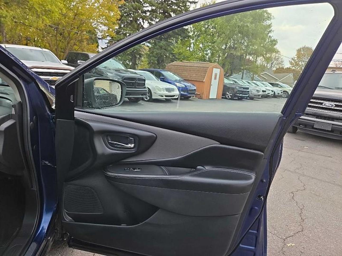 2020 BLUE /BLACK Nissan Murano SL AWD (5N1AZ2CS9LN) with an 3.5L V6 DOHC 24V engine, CVT transmission, located at 3304 Woodville Road, Northwood, OH, 43619, (419) 210-8019, 41.612694, -83.480743 - Photo#13