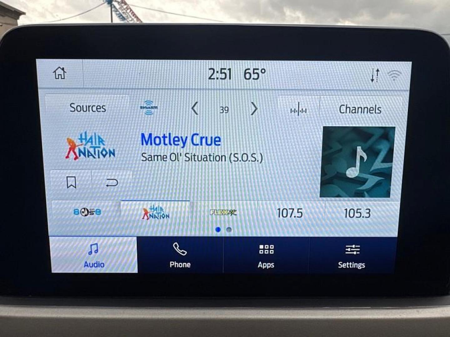 2020 GREEN /BLACK Ford Escape SE AWD (1FMCU9G66LU) with an 1.5L L3 engine, 6A transmission, located at 3304 Woodville Road, Northwood, OH, 43619, (419) 210-8019, 41.612694, -83.480743 - Photo#20