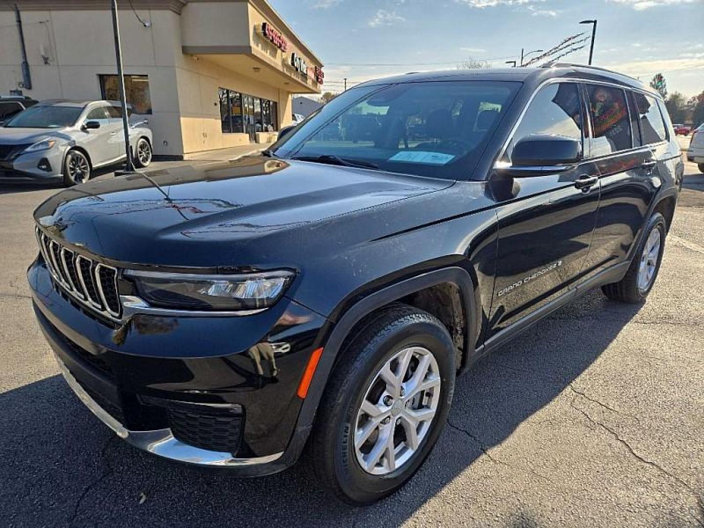 2021 BLACK /BLACK Jeep Grand Cherokee Limited 4WD (1C4RJKBG2M8) with an 3.6L V6 DOHC 24V engine, 8A transmission, located at 3304 Woodville Road, Northwood, OH, 43619, (419) 210-8019, 41.612694, -83.480743 - Your #1 Destination for Auto Loans and mdash;No Matter Your Credit!At our dealership, we believe everyone deserves the opportunity to drive their dream car and mdash;whether you have good credit, bad credit, or no credit at all. With a wide selection of hundreds of cars, trucks, and SUVs, you'll fin - Photo#0