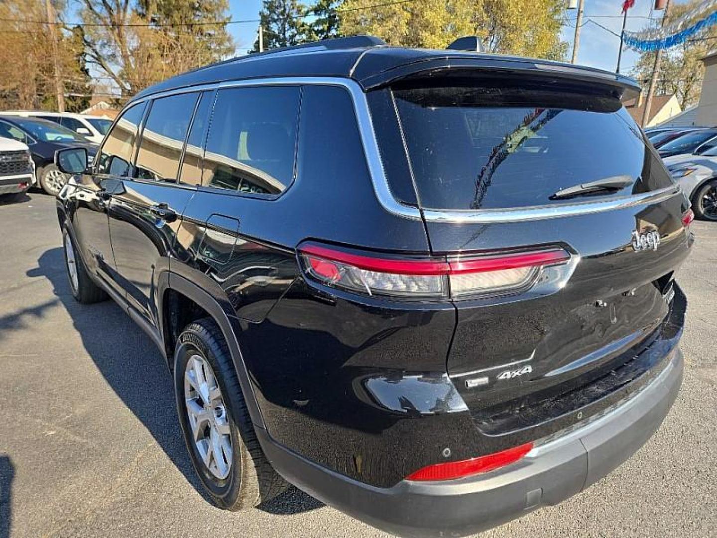 2021 BLACK /BLACK Jeep Grand Cherokee Limited 4WD (1C4RJKBG2M8) with an 3.6L V6 DOHC 24V engine, 8A transmission, located at 3304 Woodville Road, Northwood, OH, 43619, (419) 210-8019, 41.612694, -83.480743 - Your #1 Destination for Auto Loans and mdash;No Matter Your Credit!At our dealership, we believe everyone deserves the opportunity to drive their dream car and mdash;whether you have good credit, bad credit, or no credit at all. With a wide selection of hundreds of cars, trucks, and SUVs, you'll fin - Photo#2