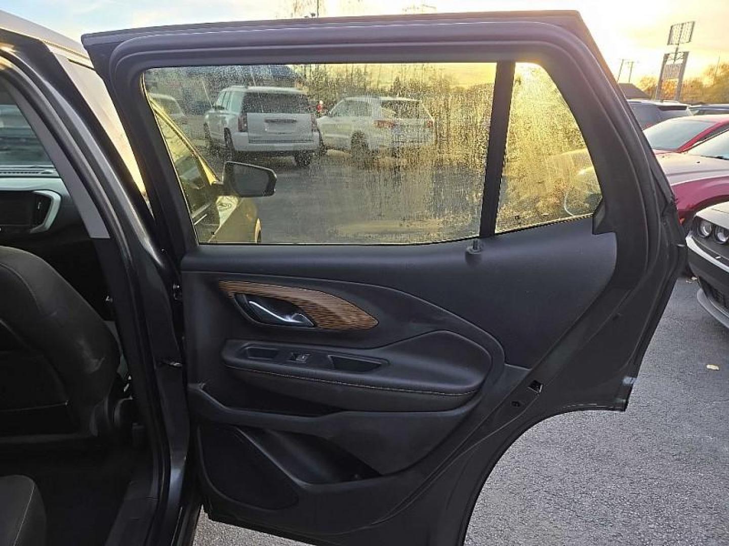 2020 GRAY /BLACK GMC Terrain SLE (3GKALMEV8LL) with an 1.4L L4 DOHC 16V TURBO engine, 6A transmission, located at 3304 Woodville Road, Northwood, OH, 43619, (419) 210-8019, 41.612694, -83.480743 - Your #1 Destination for Auto Loans and mdash;No Matter Your Credit!At our dealership, we believe everyone deserves the opportunity to drive their dream car and mdash;whether you have good credit, bad credit, or no credit at all. With a wide selection of hundreds of cars, trucks, and SUVs, you'll fin - Photo#31