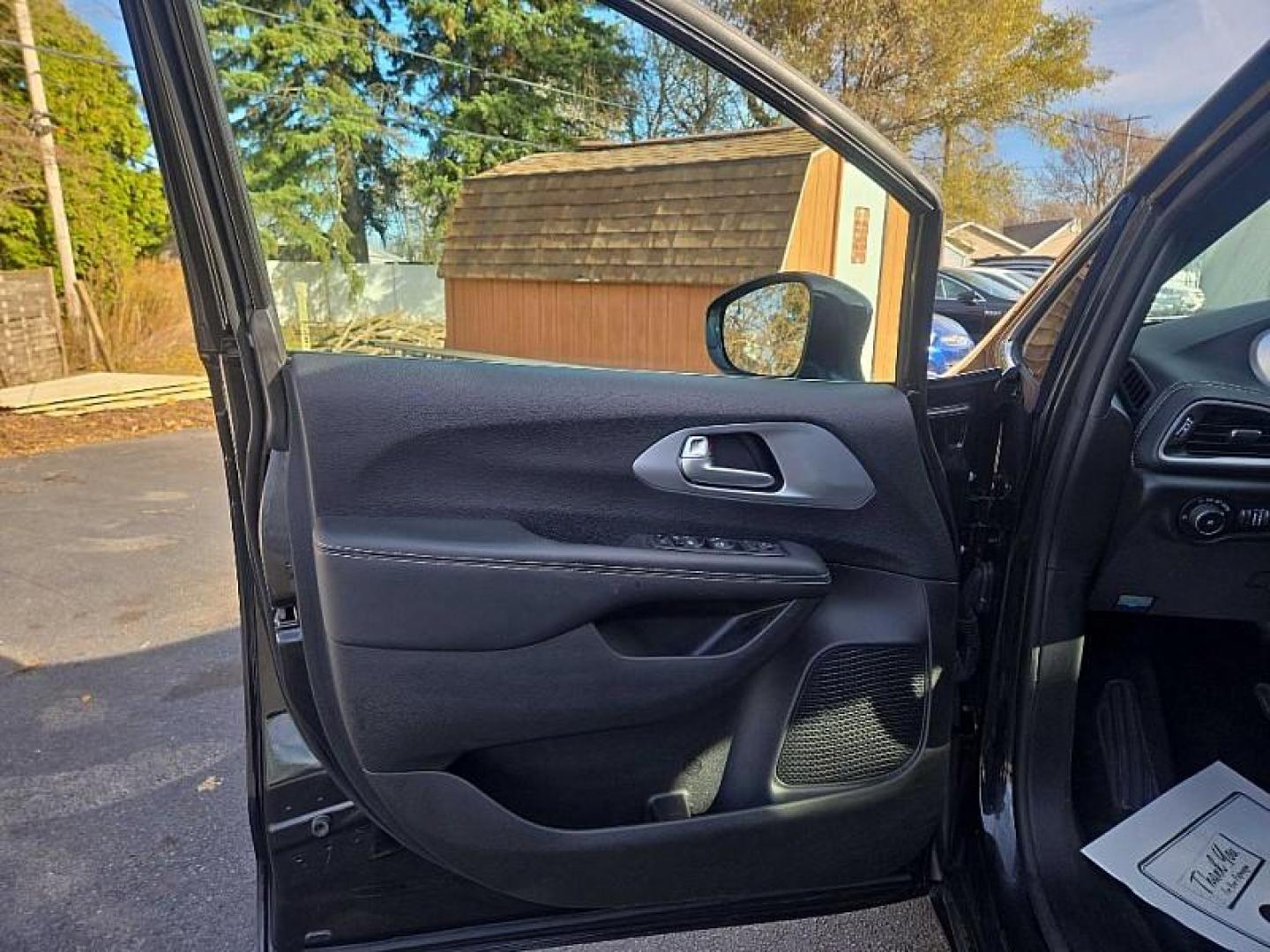 2024 BLACK /BLACK Chrysler Pacifica Touring (2C4RC1FG3RR) with an 3.6L V6 DOHC 24V engine, 9A transmission, located at 3304 Woodville Road, Northwood, OH, 43619, (419) 210-8019, 41.612694, -83.480743 - Your #1 Destination for Auto Loans and mdash;No Matter Your Credit!At our dealership, we believe everyone deserves the opportunity to drive their dream car and mdash;whether you have good credit, bad credit, or no credit at all. With a wide selection of hundreds of cars, trucks, and SUVs, you'll fin - Photo#8