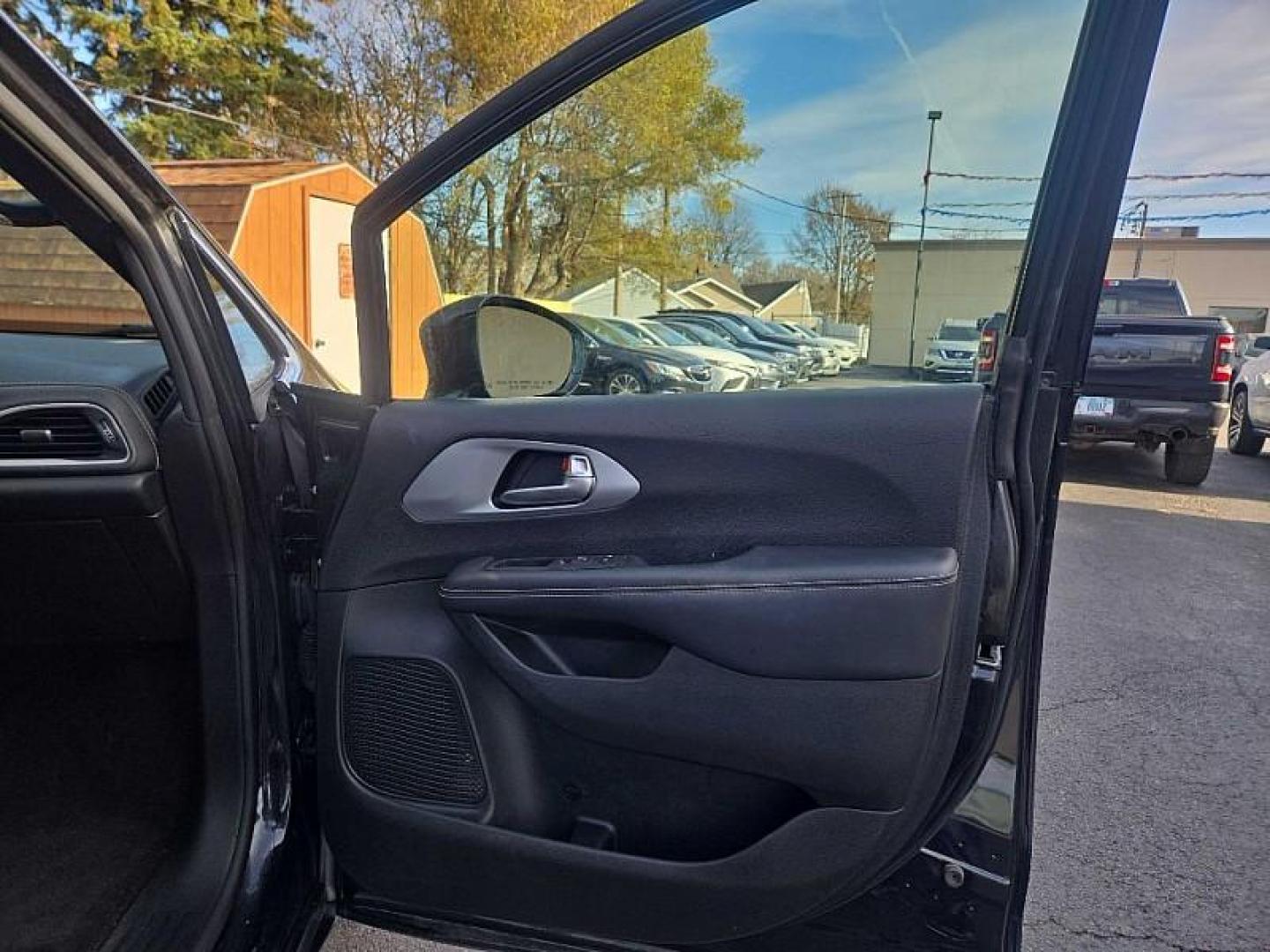 2024 BLACK /BLACK Chrysler Pacifica Touring (2C4RC1FG3RR) with an 3.6L V6 DOHC 24V engine, 9A transmission, located at 3304 Woodville Road, Northwood, OH, 43619, (419) 210-8019, 41.612694, -83.480743 - Your #1 Destination for Auto Loans and mdash;No Matter Your Credit!At our dealership, we believe everyone deserves the opportunity to drive their dream car and mdash;whether you have good credit, bad credit, or no credit at all. With a wide selection of hundreds of cars, trucks, and SUVs, you'll fin - Photo#15