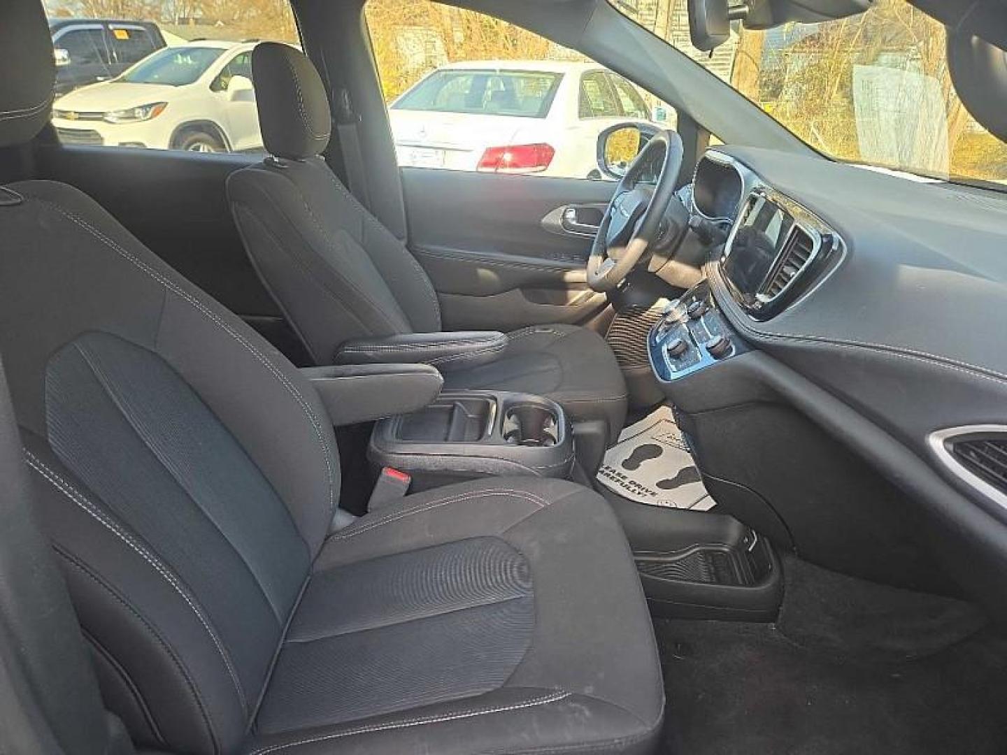 2024 BLACK /BLACK Chrysler Pacifica Touring (2C4RC1FG3RR) with an 3.6L V6 DOHC 24V engine, 9A transmission, located at 3304 Woodville Road, Northwood, OH, 43619, (419) 210-8019, 41.612694, -83.480743 - Your #1 Destination for Auto Loans and mdash;No Matter Your Credit!At our dealership, we believe everyone deserves the opportunity to drive their dream car and mdash;whether you have good credit, bad credit, or no credit at all. With a wide selection of hundreds of cars, trucks, and SUVs, you'll fin - Photo#26