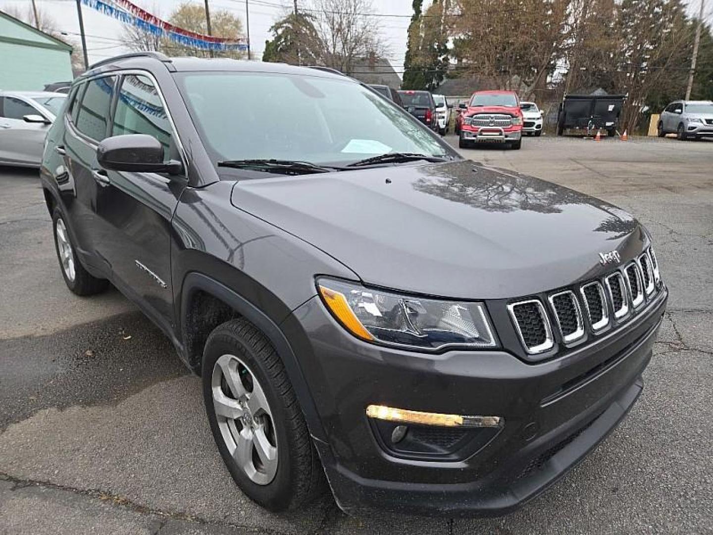 2020 GRAY /BLACK Jeep Compass Latitude 4WD (3C4NJDBB9LT) with an 2.4L L4 DOHC 16V engine, Automatic 9-Spd transmission, located at 3304 Woodville Road, Northwood, OH, 43619, (419) 210-8019, 41.612694, -83.480743 - Your #1 Destination for Auto Loans and mdash;No Matter Your Credit!At our dealership, we believe everyone deserves the opportunity to drive their dream car and mdash;whether you have good credit, bad credit, or no credit at all. With a wide selection of hundreds of cars, trucks, and SUVs, you'll fin - Photo#6
