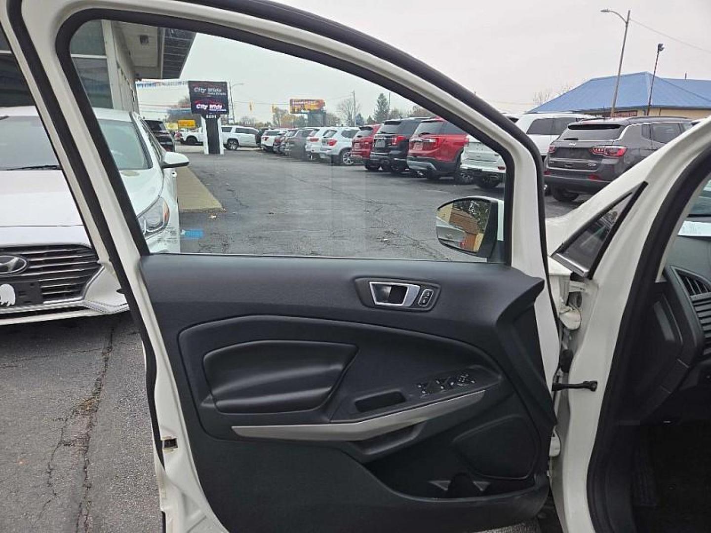 2019 WHITE /BLACK Ford EcoSport Titanium AWD (MAJ6S3KL7KC) with an 2.0L L4 DOHC 16V engine, 6A transmission, located at 3304 Woodville Road, Northwood, OH, 43619, (419) 210-8019, 41.612694, -83.480743 - Your #1 Destination for Auto Loans and mdash;No Matter Your Credit!At our dealership, we believe everyone deserves the opportunity to drive their dream car and mdash;whether you have good credit, bad credit, or no credit at all. With a wide selection of hundreds of cars, trucks, and SUVs, you'll fin - Photo#8