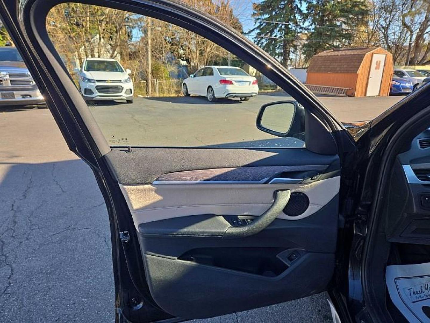 2018 BLACK /BLACK BMW X1 xDrive28i (WBXHT3C36J5) with an 2.0L L4 DOHC 16V engine, 8A transmission, located at 3304 Woodville Road, Northwood, OH, 43619, (419) 210-8019, 41.612694, -83.480743 - Your #1 Destination for Auto Loans and mdash;No Matter Your Credit!At our dealership, we believe everyone deserves the opportunity to drive their dream car and mdash;whether you have good credit, bad credit, or no credit at all. With a wide selection of hundreds of cars, trucks, and SUVs, you'll fin - Photo#8