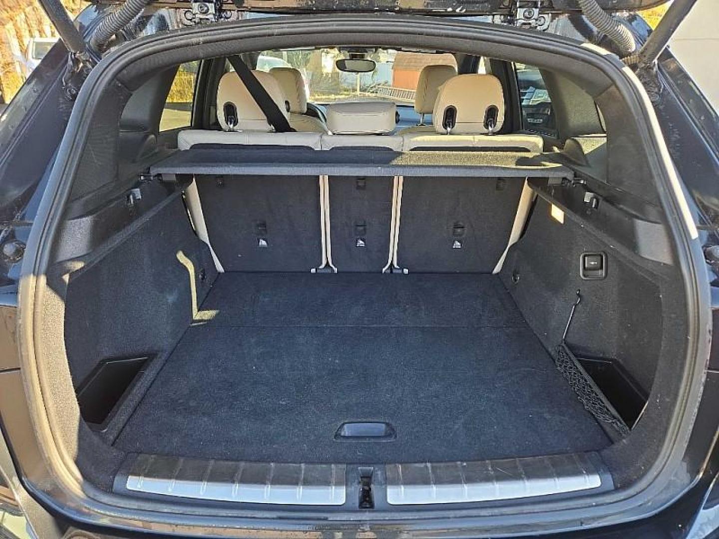 2018 BLACK /BLACK BMW X1 xDrive28i (WBXHT3C36J5) with an 2.0L L4 DOHC 16V engine, 8A transmission, located at 3304 Woodville Road, Northwood, OH, 43619, (419) 210-8019, 41.612694, -83.480743 - Your #1 Destination for Auto Loans and mdash;No Matter Your Credit!At our dealership, we believe everyone deserves the opportunity to drive their dream car and mdash;whether you have good credit, bad credit, or no credit at all. With a wide selection of hundreds of cars, trucks, and SUVs, you'll fin - Photo#12