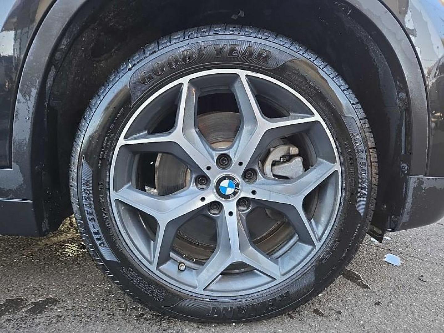 2018 BLACK /BLACK BMW X1 xDrive28i (WBXHT3C36J5) with an 2.0L L4 DOHC 16V engine, 8A transmission, located at 3304 Woodville Road, Northwood, OH, 43619, (419) 210-8019, 41.612694, -83.480743 - Your #1 Destination for Auto Loans and mdash;No Matter Your Credit!At our dealership, we believe everyone deserves the opportunity to drive their dream car and mdash;whether you have good credit, bad credit, or no credit at all. With a wide selection of hundreds of cars, trucks, and SUVs, you'll fin - Photo#17