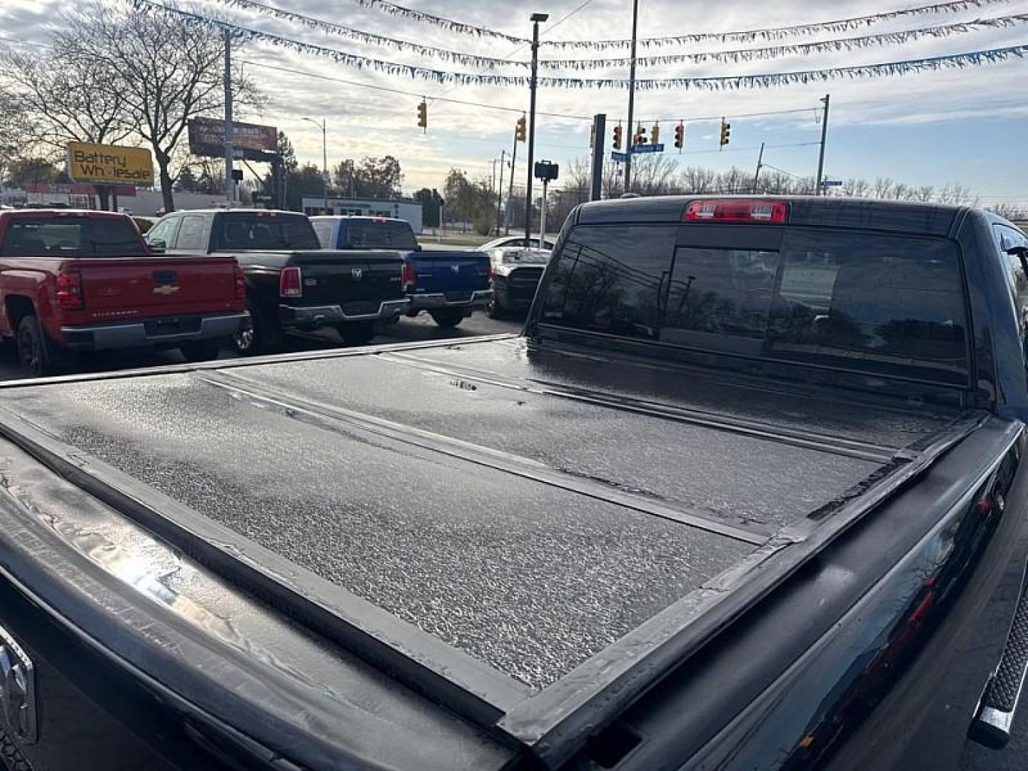 2016 BLACK /BLACK RAM 1500 SLT Quad Cab 2WD (1C6RR6GT0GS) with an 5.7L V8 OHV 16V engine, 6A transmission, located at 3304 Woodville Road, Northwood, OH, 43619, (419) 210-8019, 41.612694, -83.480743 - Your #1 Destination for Auto Loans and mdash;No Matter Your Credit!At our dealership, we believe everyone deserves the opportunity to drive their dream car and mdash;whether you have good credit, bad credit, or no credit at all. With a wide selection of hundreds of cars, trucks, and SUVs, you'll fin - Photo#13