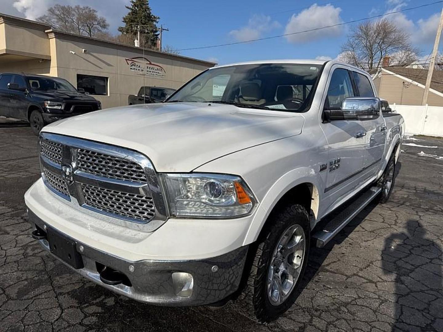 2014 WHITE /TAN/BROWN RAM 1500 Laramie Crew Cab SWB 4WD (1C6RR7NT7ES) with an 5.7L V8 OHV 16V engine, 6-Speed Automatic transmission, located at 3304 Woodville Road, Northwood, OH, 43619, (419) 210-8019, 41.612694, -83.480743 - Photo#0