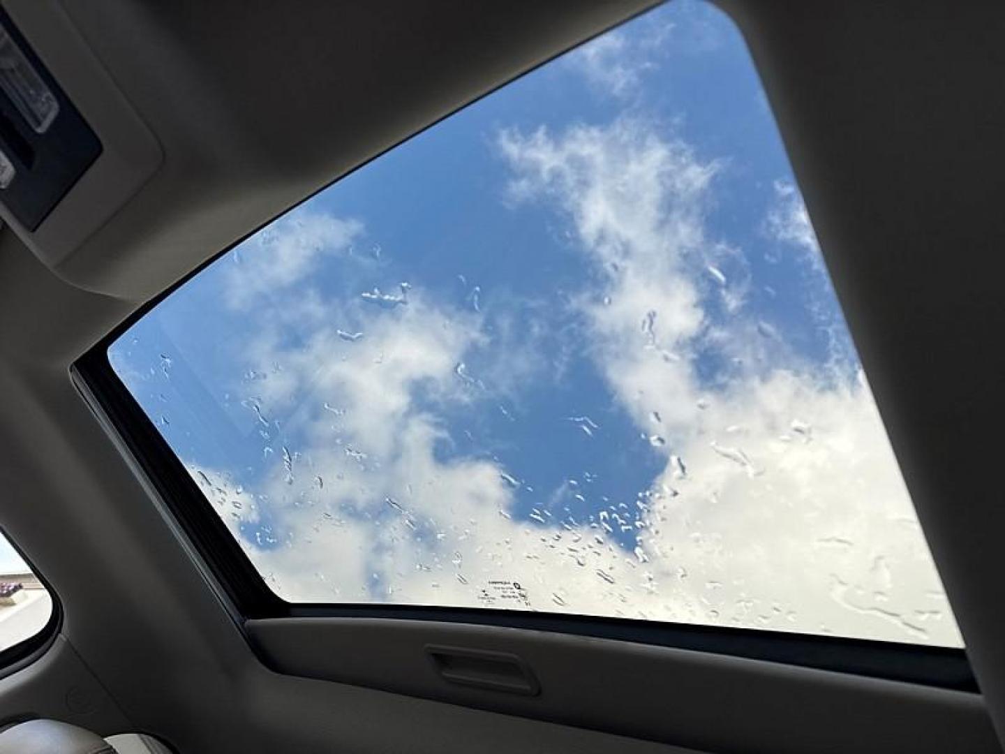 2014 WHITE /TAN/BROWN RAM 1500 Laramie Crew Cab SWB 4WD (1C6RR7NT7ES) with an 5.7L V8 OHV 16V engine, 6-Speed Automatic transmission, located at 3304 Woodville Road, Northwood, OH, 43619, (419) 210-8019, 41.612694, -83.480743 - Photo#21