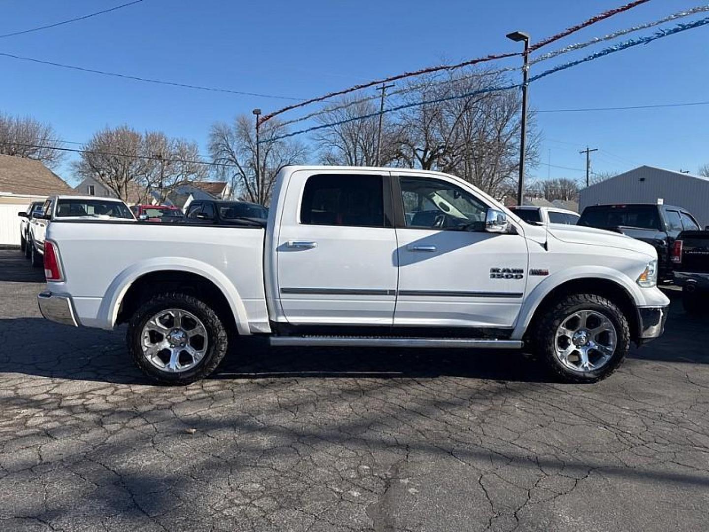 2014 WHITE /TAN/BROWN RAM 1500 Laramie Crew Cab SWB 4WD (1C6RR7NT7ES) with an 5.7L V8 OHV 16V engine, 6-Speed Automatic transmission, located at 3304 Woodville Road, Northwood, OH, 43619, (419) 210-8019, 41.612694, -83.480743 - Photo#31