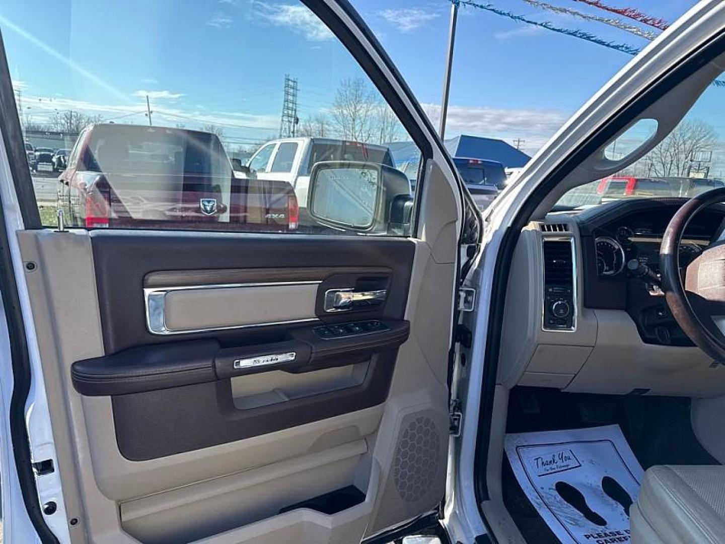 2014 WHITE /TAN/BROWN RAM 1500 Laramie Crew Cab SWB 4WD (1C6RR7NT7ES) with an 5.7L V8 OHV 16V engine, 6-Speed Automatic transmission, located at 3304 Woodville Road, Northwood, OH, 43619, (419) 210-8019, 41.612694, -83.480743 - Photo#39