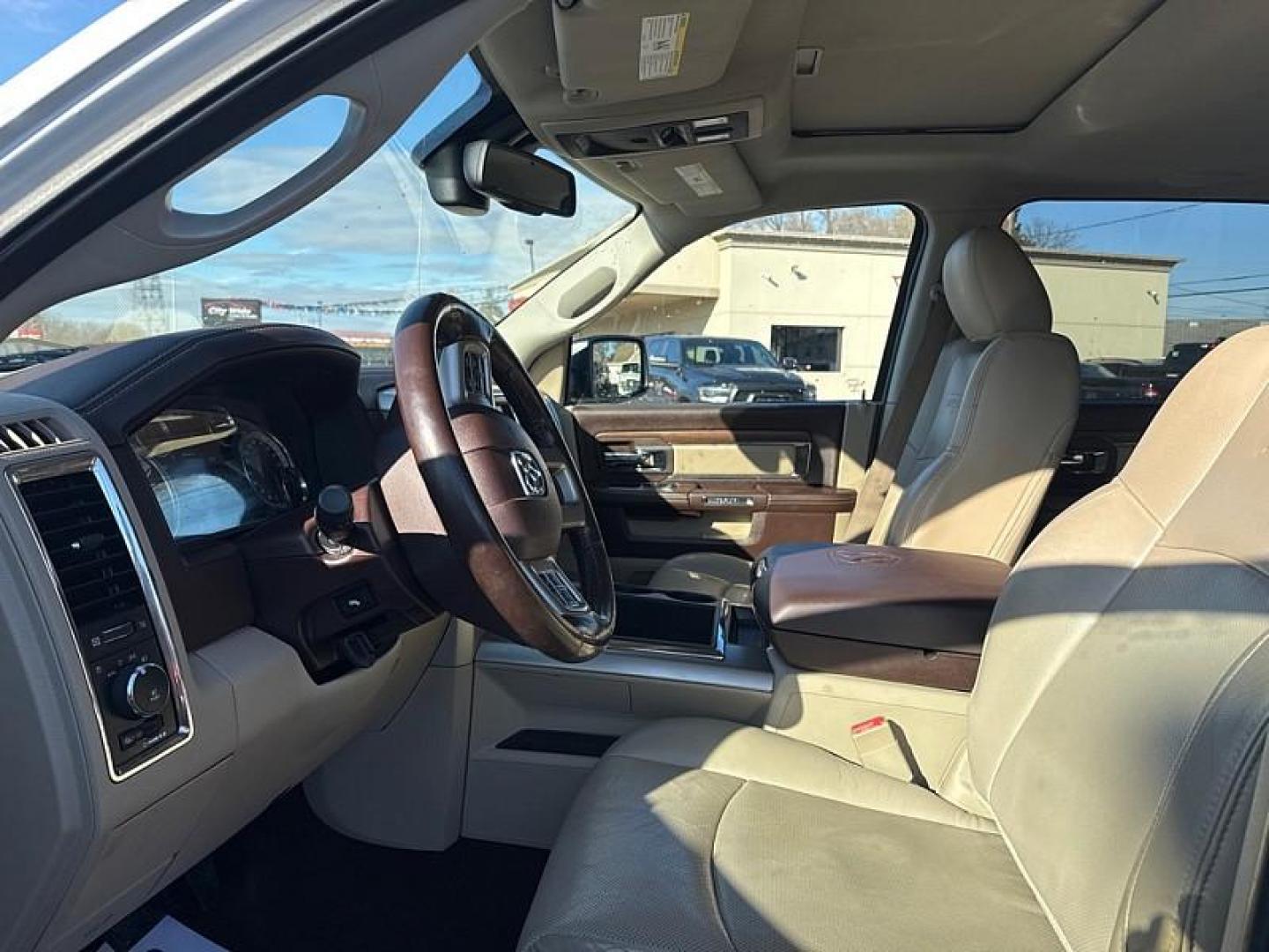 2014 WHITE /TAN/BROWN RAM 1500 Laramie Crew Cab SWB 4WD (1C6RR7NT7ES) with an 5.7L V8 OHV 16V engine, 6-Speed Automatic transmission, located at 3304 Woodville Road, Northwood, OH, 43619, (419) 210-8019, 41.612694, -83.480743 - Photo#40