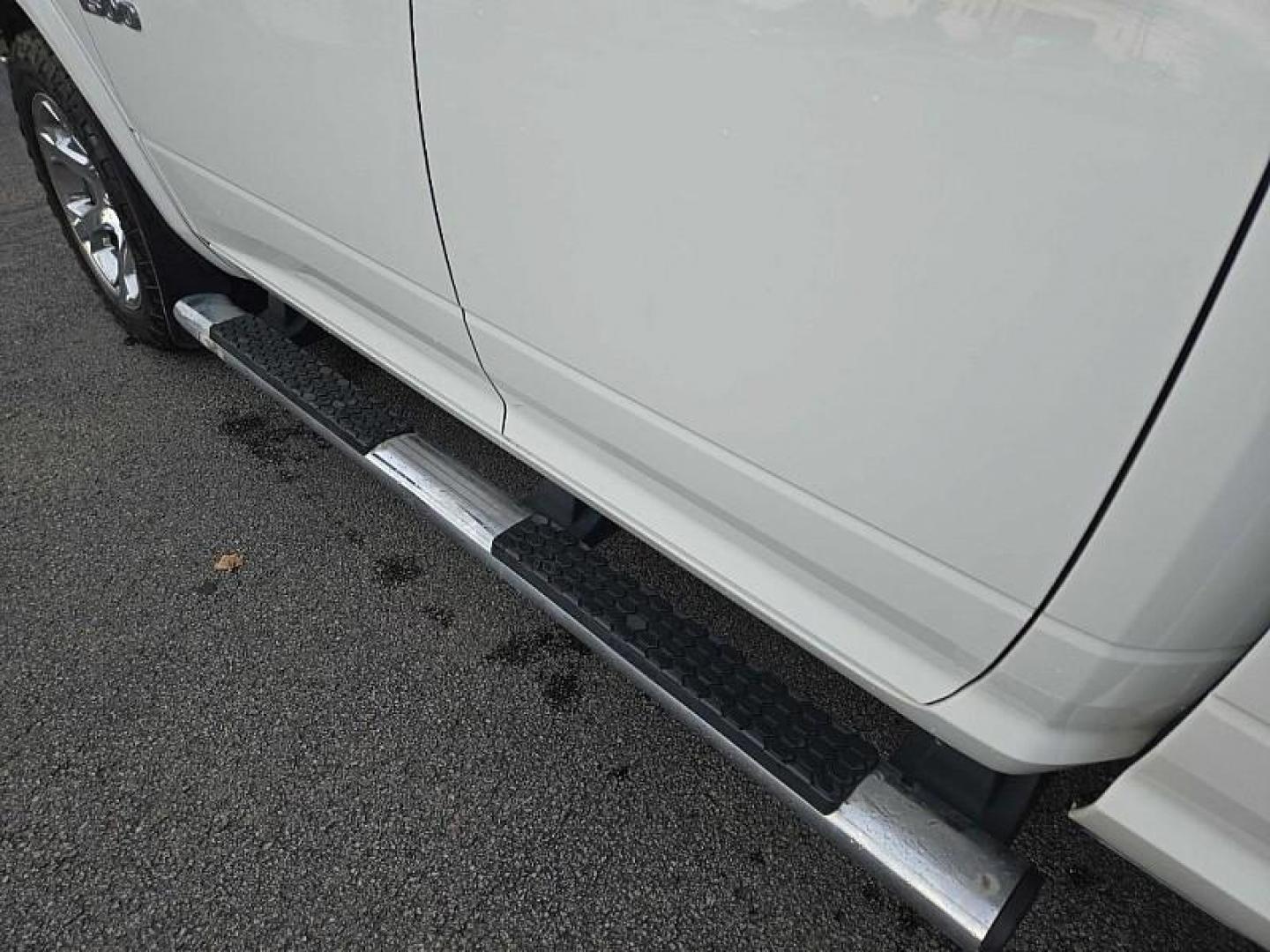 2017 WHITE /BLACK RAM 1500 Laramie Quad Cab 4WD (1C6RR7JM7HS) with an 3.0L V6 DIESEL engine, 8A transmission, located at 3304 Woodville Road, Northwood, OH, 43619, (419) 210-8019, 41.612694, -83.480743 - Photo#13