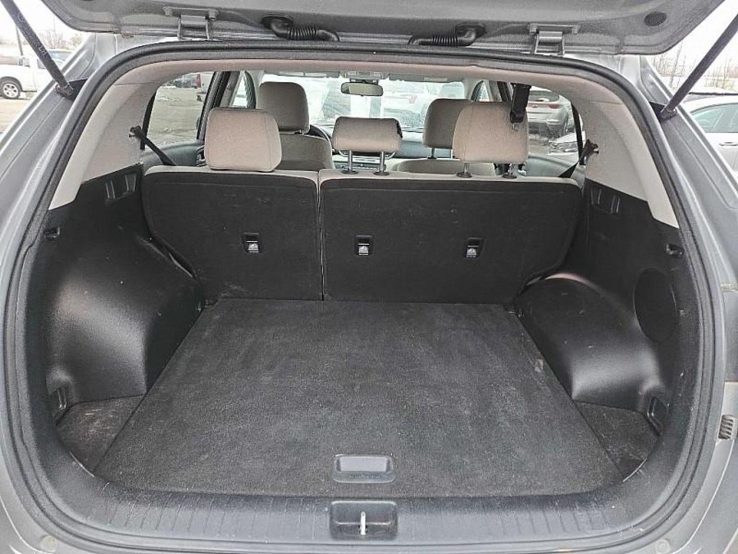 2020 GRAY /GRAY Kia Sportage LX FWD (KNDPM3AC5L7) with an 2.4L V6 DOHC 24V engine, 6A transmission, located at 3304 Woodville Road, Northwood, OH, 43619, (419) 210-8019, 41.612694, -83.480743 - Photo#12