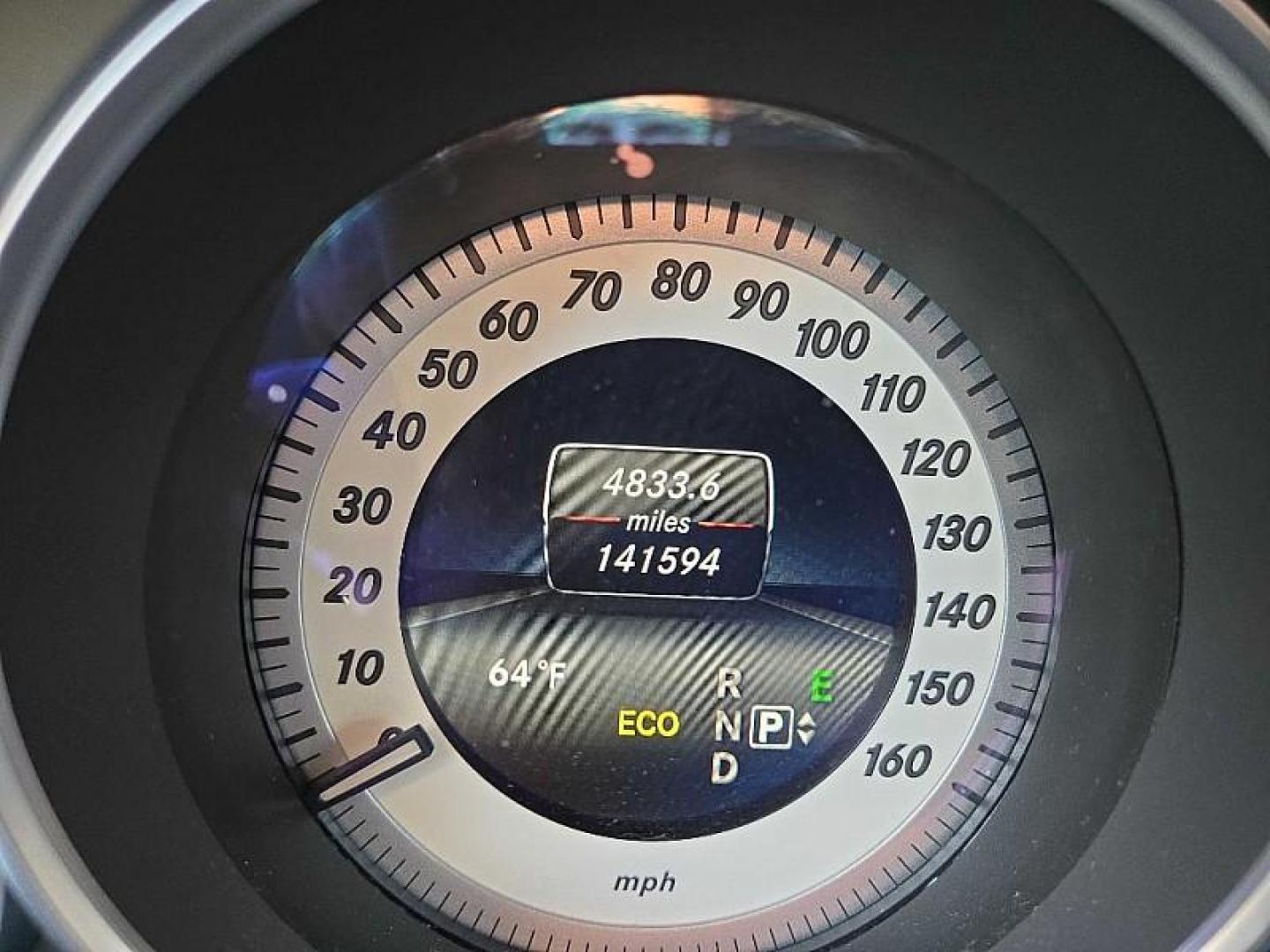 2014 WHITE /BLACK Mercedes-Benz E-Class E350 Sedan (WDDHF5KB2EA) with an 3.5L V6 DOHC 24V engine, 7-Speed Automatic transmission, located at 3304 Woodville Road, Northwood, OH, 43619, (419) 210-8019, 41.612694, -83.480743 - Your #1 Destination for Auto Loans and mdash;No Matter Your Credit!At our dealership, we believe everyone deserves the opportunity to drive their dream car and mdash;whether you have good credit, bad credit, or no credit at all. With a wide selection of hundreds of cars, trucks, and SUVs, you'll fin - Photo#19