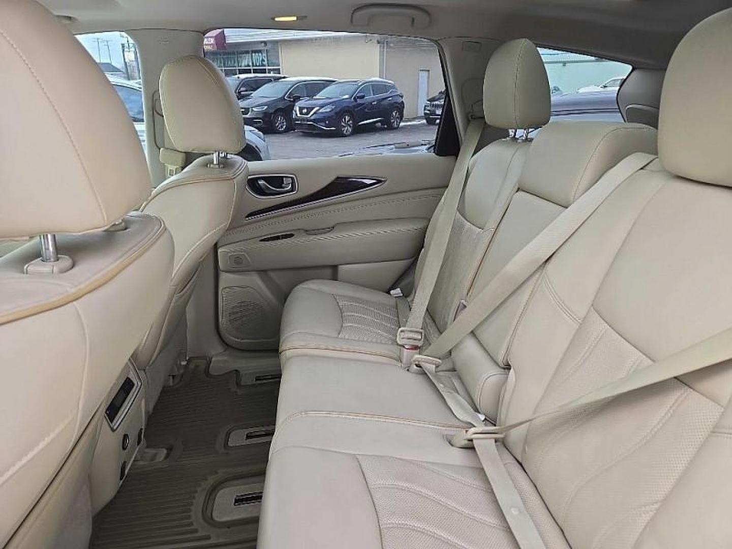 2014 WHITE /TAN Infiniti QX60 Hybrid AWD (5N1CL0MM0EC) with an 2.5L L4 DOHC 16V HYBRID engine, Continuously Variable Transmission transmission, located at 3304 Woodville Road, Northwood, OH, 43619, (419) 210-8019, 41.612694, -83.480743 - Photo#11