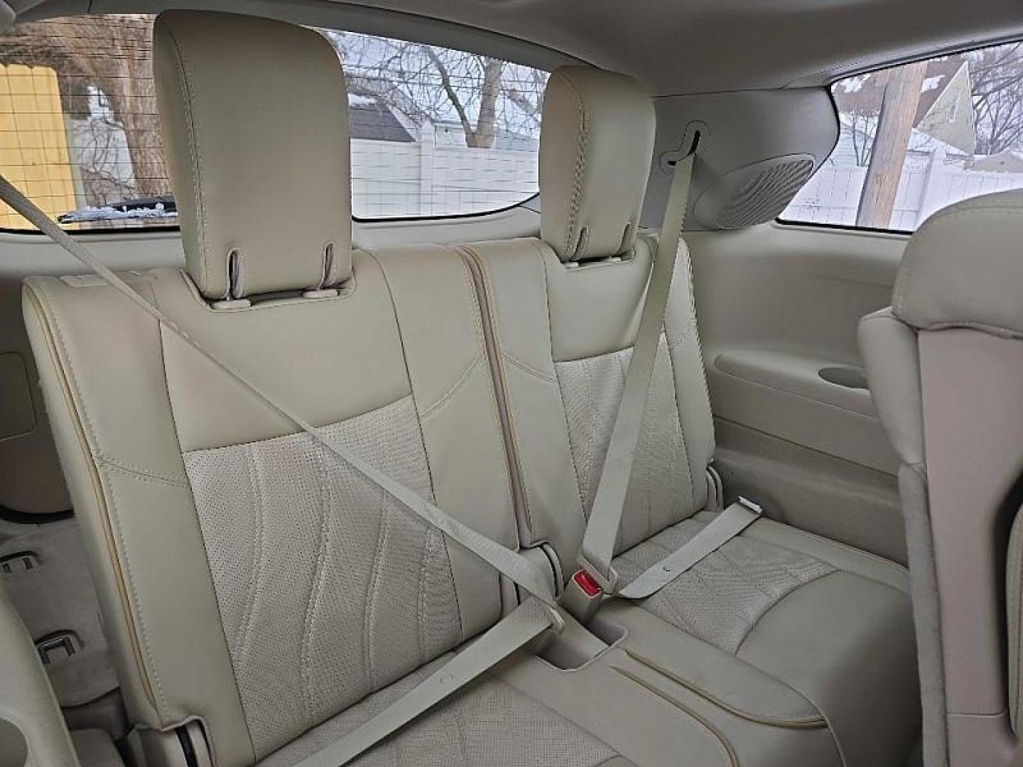 2014 WHITE /TAN Infiniti QX60 Hybrid AWD (5N1CL0MM0EC) with an 2.5L L4 DOHC 16V HYBRID engine, Continuously Variable Transmission transmission, located at 3304 Woodville Road, Northwood, OH, 43619, (419) 210-8019, 41.612694, -83.480743 - Photo#16