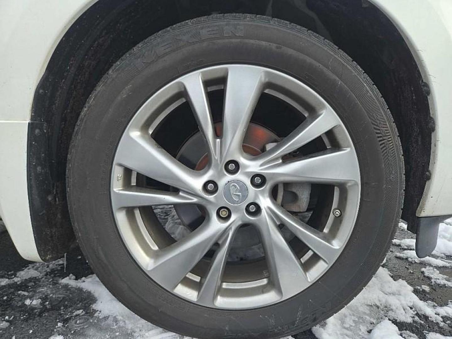 2014 WHITE /TAN Infiniti QX60 Hybrid AWD (5N1CL0MM0EC) with an 2.5L L4 DOHC 16V HYBRID engine, Continuously Variable Transmission transmission, located at 3304 Woodville Road, Northwood, OH, 43619, (419) 210-8019, 41.612694, -83.480743 - Photo#19