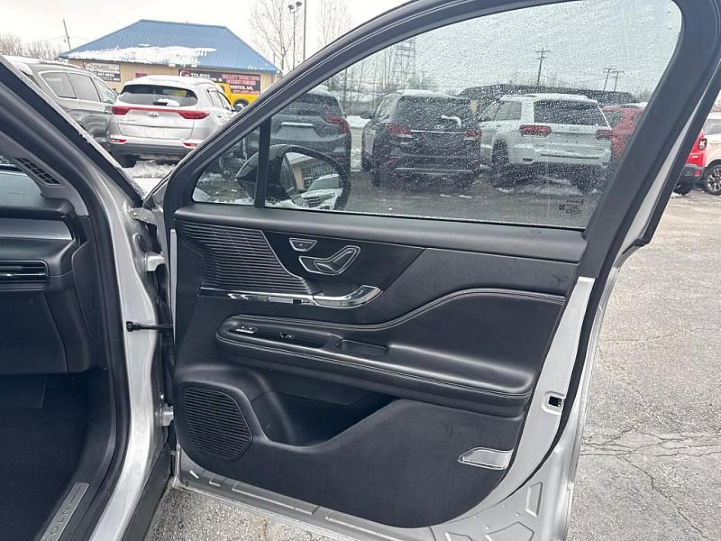 2020 SILVER /BLACK Lincoln Corsair Base AWD (5LMCJ1D9XLU) with an 2.0L L4 DOHC 16V engine, 8A transmission, located at 3304 Woodville Road, Northwood, OH, 43619, (419) 210-8019, 41.612694, -83.480743 - Your #1 Destination for Auto Loans and mdash;No Matter Your Credit!At our dealership, we believe everyone deserves the opportunity to drive their dream car and mdash;whether you have good credit, bad credit, or no credit at all. With a wide selection of hundreds of cars, trucks, and SUVs, you'll fin - Photo#14