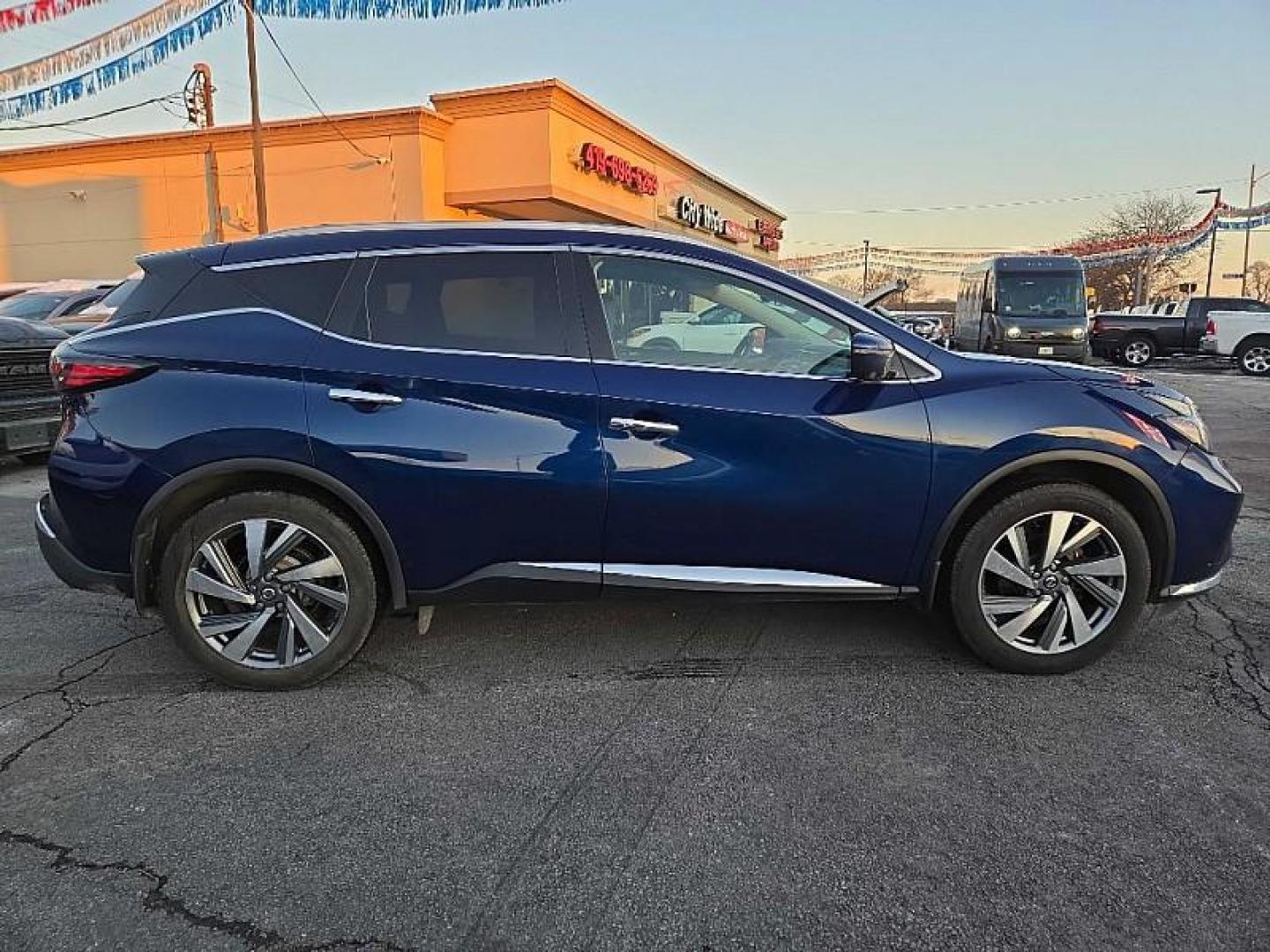 2020 BLUE /BLACK Nissan Murano SL AWD (5N1AZ2CS1LN) with an 3.5L V6 DOHC 24V engine, CVT transmission, located at 3304 Woodville Road, Northwood, OH, 43619, (419) 210-8019, 41.612694, -83.480743 - Photo#5