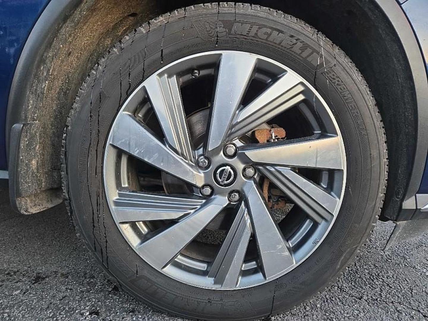 2020 BLUE /BLACK Nissan Murano SL AWD (5N1AZ2CS1LN) with an 3.5L V6 DOHC 24V engine, CVT transmission, located at 3304 Woodville Road, Northwood, OH, 43619, (419) 210-8019, 41.612694, -83.480743 - Photo#17