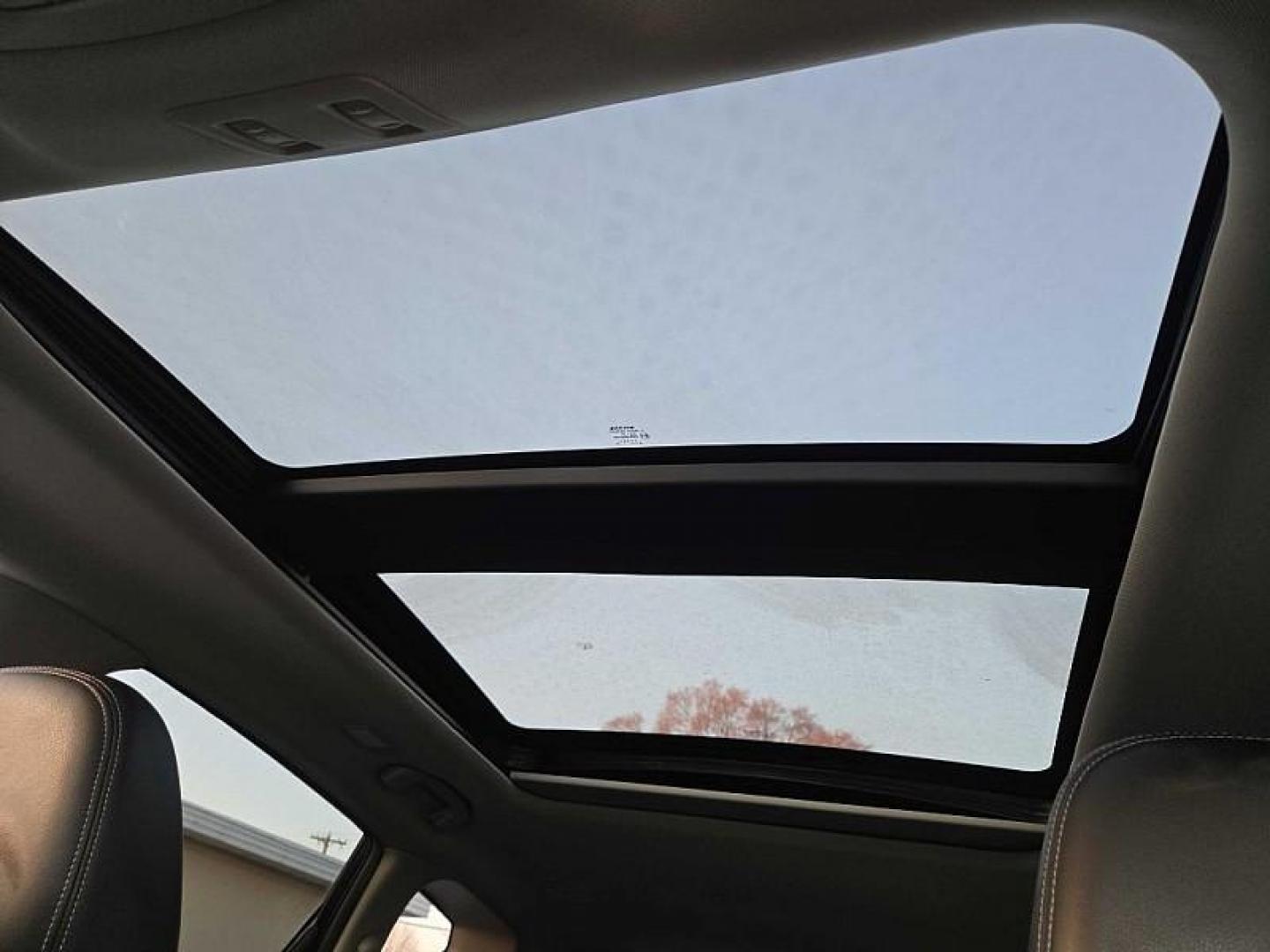 2020 BLUE /BLACK Nissan Murano SL AWD (5N1AZ2CS1LN) with an 3.5L V6 DOHC 24V engine, CVT transmission, located at 3304 Woodville Road, Northwood, OH, 43619, (419) 210-8019, 41.612694, -83.480743 - Photo#21