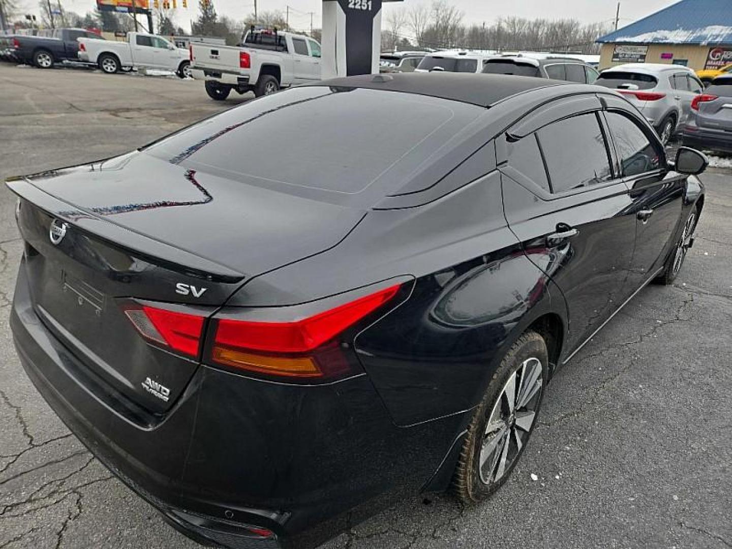 2019 BLACK /BLACK Nissan Altima 2.5 SV AWD (1N4BL4DW6KN) with an 2.5L L4 DOHC 16V engine, CVT transmission, located at 3304 Woodville Road, Northwood, OH, 43619, (419) 210-8019, 41.612694, -83.480743 - Your #1 Destination for Auto Loans and mdash;No Matter Your Credit!At our dealership, we believe everyone deserves the opportunity to drive their dream car and mdash;whether you have good credit, bad credit, or no credit at all. With a wide selection of hundreds of cars, trucks, and SUVs, you'll fin - Photo#4