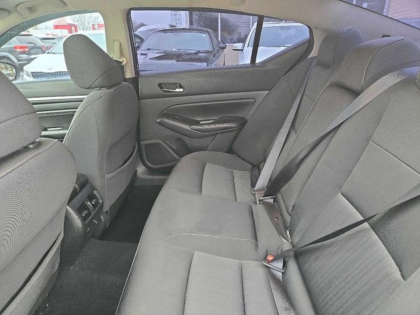 2019 BLACK /BLACK Nissan Altima 2.5 SV AWD (1N4BL4DW6KN) with an 2.5L L4 DOHC 16V engine, CVT transmission, located at 3304 Woodville Road, Northwood, OH, 43619, (419) 210-8019, 41.612694, -83.480743 - Your #1 Destination for Auto Loans and mdash;No Matter Your Credit!At our dealership, we believe everyone deserves the opportunity to drive their dream car and mdash;whether you have good credit, bad credit, or no credit at all. With a wide selection of hundreds of cars, trucks, and SUVs, you'll fin - Photo#11