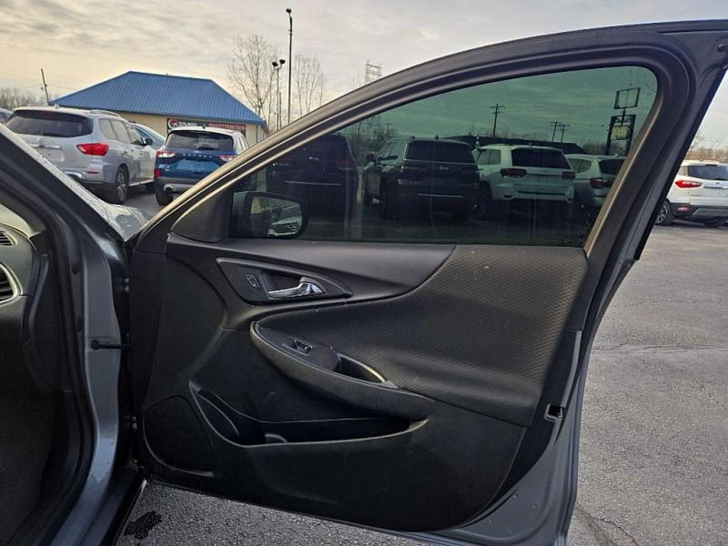 2024 GRAY /BLACK Chevrolet Malibu 1LT (1G1ZD5ST2RF) with an 1.5L L4 DOHC 16V engine, 6A transmission, located at 3304 Woodville Road, Northwood, OH, 43619, (419) 210-8019, 41.612694, -83.480743 - Photo#15