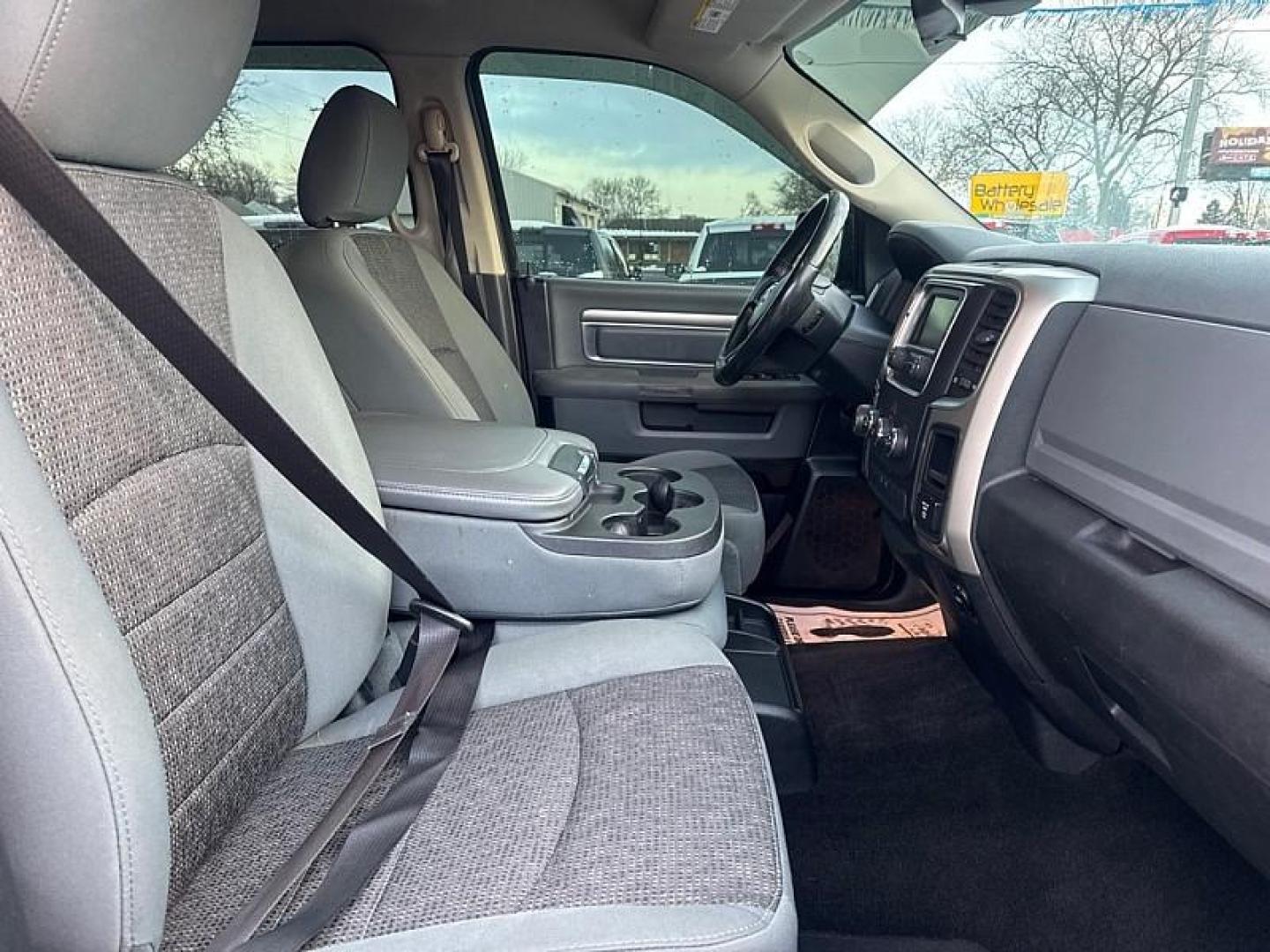 2015 GREEN /BLACK RAM 1500 SLT Crew Cab SWB 4WD (1C6RR7LT8FS) with an 5.7L V8 OHV 16V engine, 6-Speed Automatic transmission, located at 3304 Woodville Road, Northwood, OH, 43619, (419) 210-8019, 41.612694, -83.480743 - Photo#15