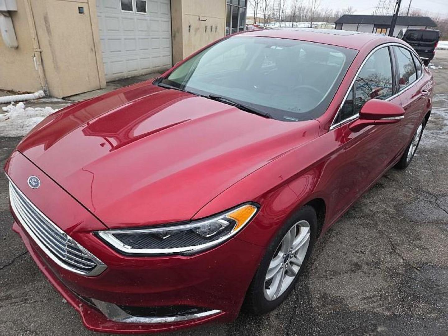 2018 RED /BLACK Ford Fusion SE (3FA6P0HD2JR) with an 1.5L L4 DOHC 16V engine, 6A transmission, located at 3304 Woodville Road, Northwood, OH, 43619, (419) 210-8019, 41.612694, -83.480743 - Photo#0