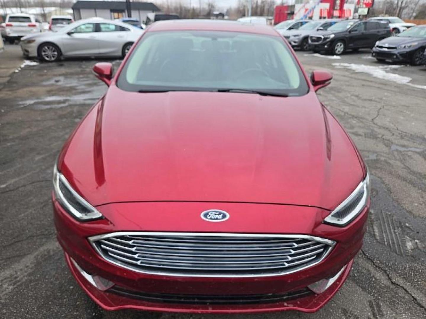 2018 RED /BLACK Ford Fusion SE (3FA6P0HD2JR) with an 1.5L L4 DOHC 16V engine, 6A transmission, located at 3304 Woodville Road, Northwood, OH, 43619, (419) 210-8019, 41.612694, -83.480743 - Photo#7