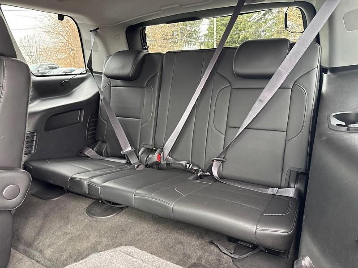 2015 PURPLE /BLACK GMC Yukon SLT 4WD (1GKS2BKC0FR) with an 5.3L V8 OHV 16V FFV engine, 6-Speed Automatic transmission, located at 3304 Woodville Road, Northwood, OH, 43619, (419) 210-8019, 41.612694, -83.480743 - Your #1 Destination for Auto Loans and mdash;No Matter Your Credit!At our dealership, we believe everyone deserves the opportunity to drive their dream car and mdash;whether you have good credit, bad credit, or no credit at all. With a wide selection of hundreds of cars, trucks, and SUVs, you'll fin - Photo#12