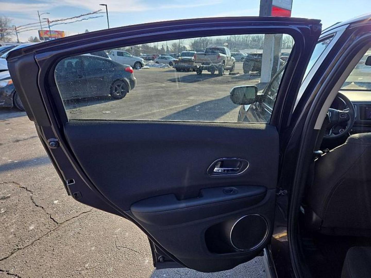 2016 BLACK /BLACK Honda HR-V EX 4WD CVT (3CZRU6H59GM) with an 1.8L L4 DOHC 16V engine, 5-Speed Automatic transmission, located at 3304 Woodville Road, Northwood, OH, 43619, (419) 210-8019, 41.612694, -83.480743 - Your #1 Destination for Auto Loans and mdash;No Matter Your Credit!At our dealership, we believe everyone deserves the opportunity to drive their dream car and mdash;whether you have good credit, bad credit, or no credit at all. With a wide selection of hundreds of cars, trucks, and SUVs, you'll fin - Photo#10