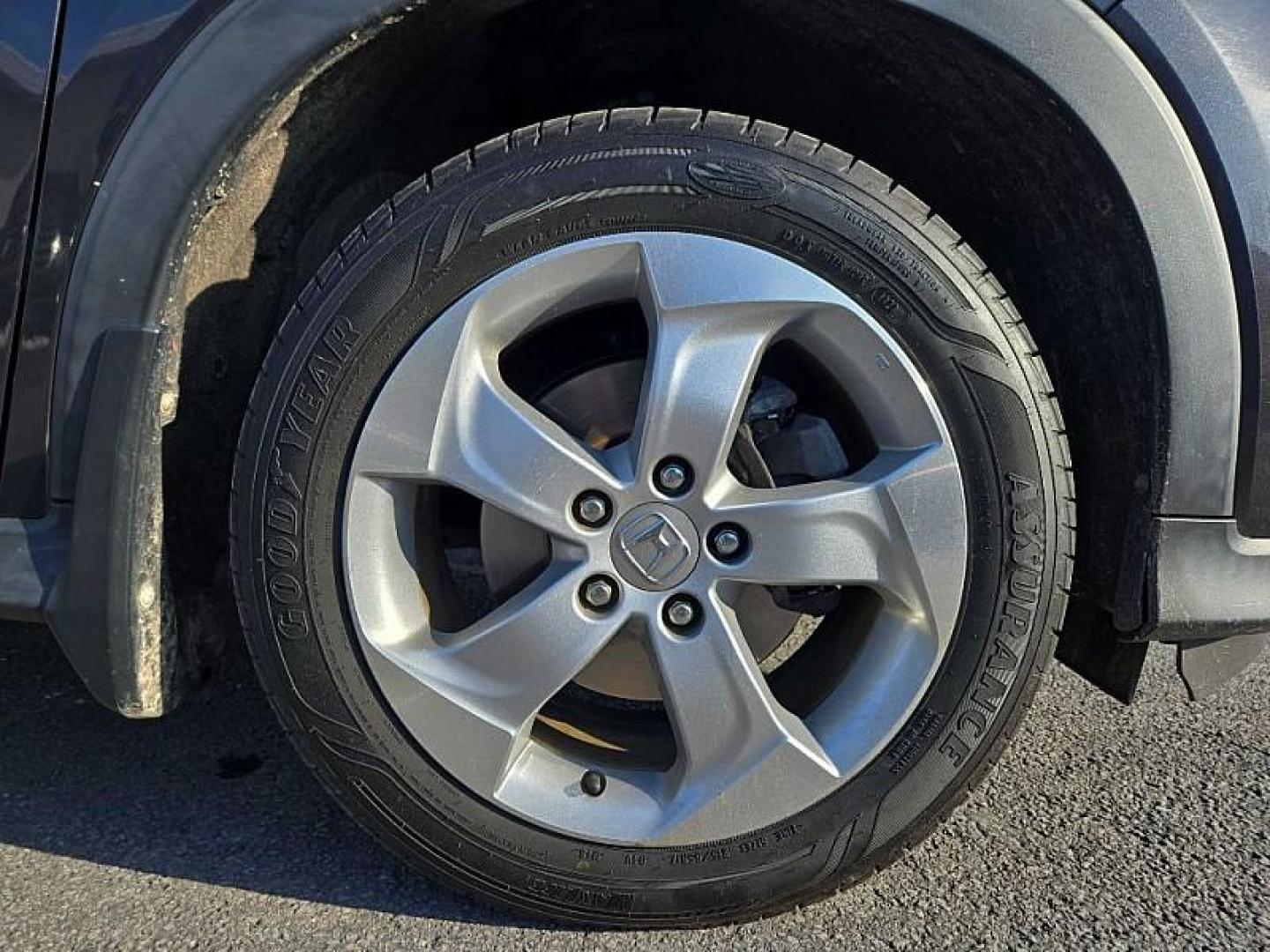 2016 BLACK /BLACK Honda HR-V EX 4WD CVT (3CZRU6H59GM) with an 1.8L L4 DOHC 16V engine, 5-Speed Automatic transmission, located at 3304 Woodville Road, Northwood, OH, 43619, (419) 210-8019, 41.612694, -83.480743 - Your #1 Destination for Auto Loans and mdash;No Matter Your Credit!At our dealership, we believe everyone deserves the opportunity to drive their dream car and mdash;whether you have good credit, bad credit, or no credit at all. With a wide selection of hundreds of cars, trucks, and SUVs, you'll fin - Photo#17