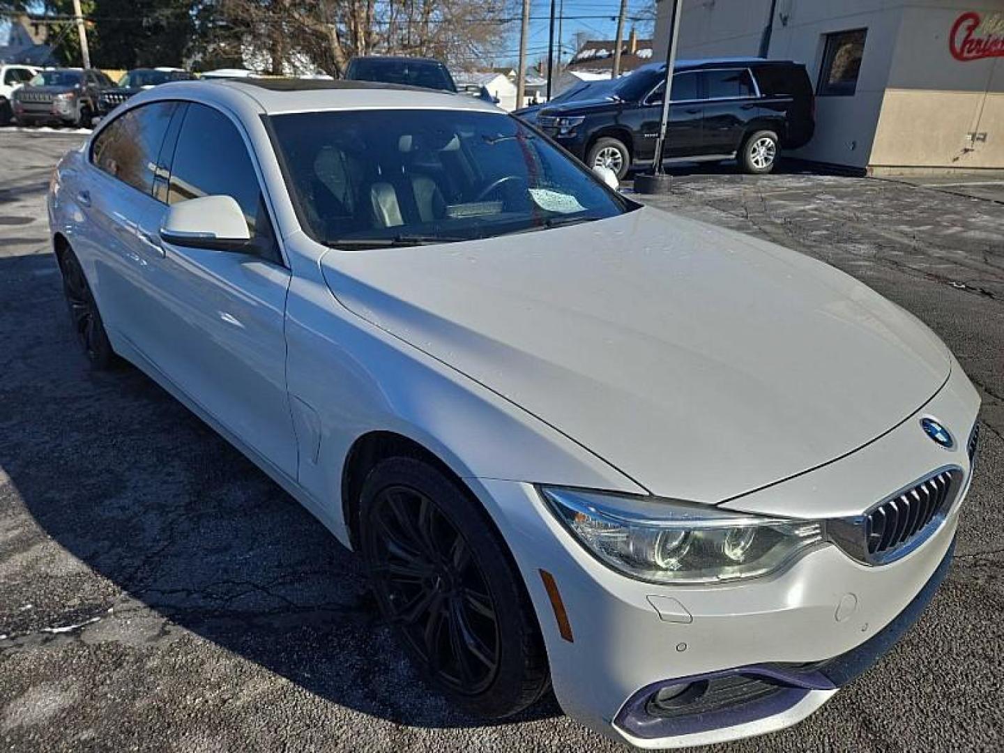 2017 WHITE /BLACK BMW 4-Series Gran Coupe 430i xDrive (WBA4F9C30HG) with an 2.0L L4 DOHC 16V engine, 8A transmission, located at 3304 Woodville Road, Northwood, OH, 43619, (419) 210-8019, 41.612694, -83.480743 - Photo#6