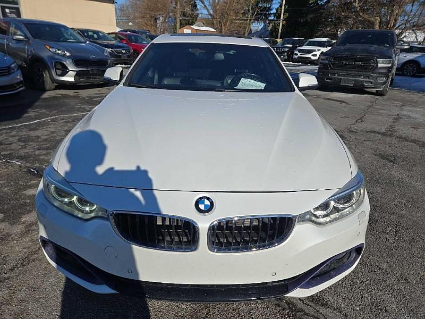 2017 WHITE /BLACK BMW 4-Series Gran Coupe 430i xDrive (WBA4F9C30HG) with an 2.0L L4 DOHC 16V engine, 8A transmission, located at 3304 Woodville Road, Northwood, OH, 43619, (419) 210-8019, 41.612694, -83.480743 - Photo#7