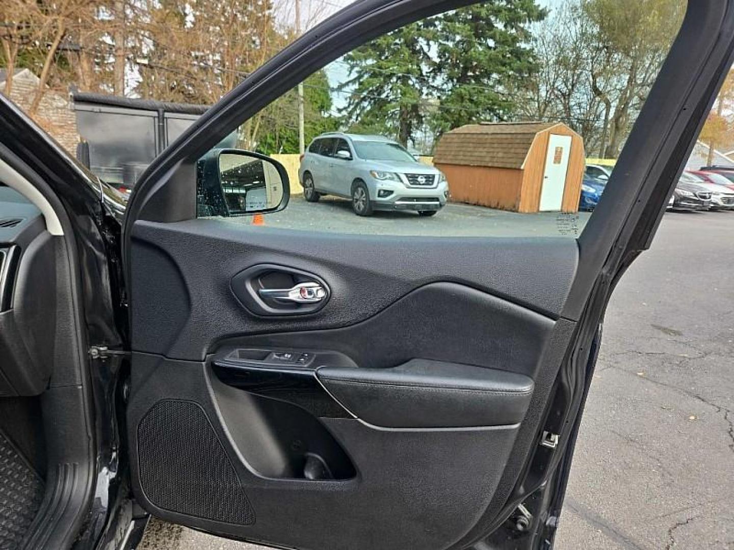 2020 BLACK /BLACK Jeep Cherokee Latitude Plus 4WD (1C4PJMLNXLD) with an 2.0L L4 DOHC 16V TURBO engine, 9A transmission, located at 3304 Woodville Road, Northwood, OH, 43619, (419) 210-8019, 41.612694, -83.480743 - Your #1 Destination for Auto Loans and mdash;No Matter Your Credit!At our dealership, we believe everyone deserves the opportunity to drive their dream car and mdash;whether you have good credit, bad credit, or no credit at all. With a wide selection of hundreds of cars, trucks, and SUVs, you'll fin - Photo#35