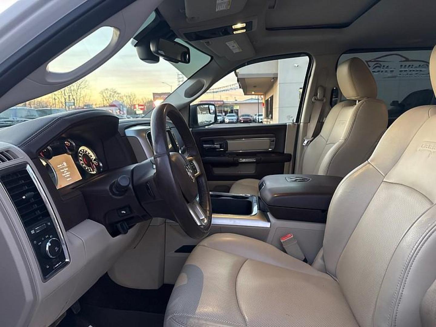 2017 WHITE /BLACK RAM 1500 Laramie Crew Cab SWB 4WD (1C6RR7NT2HS) with an 5.7L V8 OHV 16V engine, 8A transmission, located at 3304 Woodville Road, Northwood, OH, 43619, (419) 210-8019, 41.612694, -83.480743 - Your #1 Destination for Auto Loans and mdash;No Matter Your Credit!At our dealership, we believe everyone deserves the opportunity to drive their dream car and mdash;whether you have good credit, bad credit, or no credit at all. With a wide selection of hundreds of cars, trucks, and SUVs, you'll fin - Photo#9