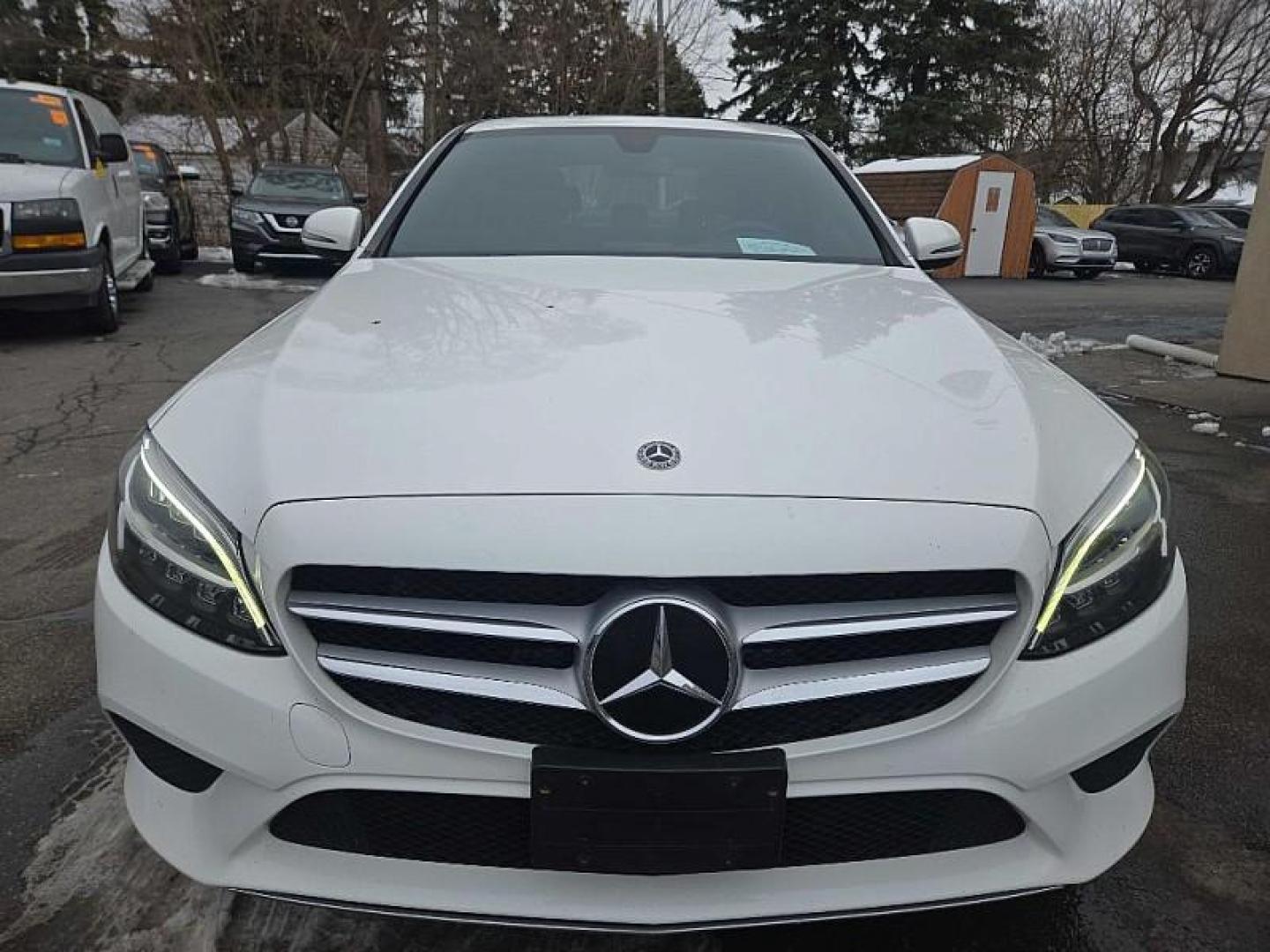 2019 WHITE /BLACK Mercedes-Benz C-Class C300 4MATIC Sedan (WDDWF8EB2KR) with an 2.0L L4 DOHC 16V engine, 7A transmission, located at 3304 Woodville Road, Northwood, OH, 43619, (419) 210-8019, 41.612694, -83.480743 - Photo#7