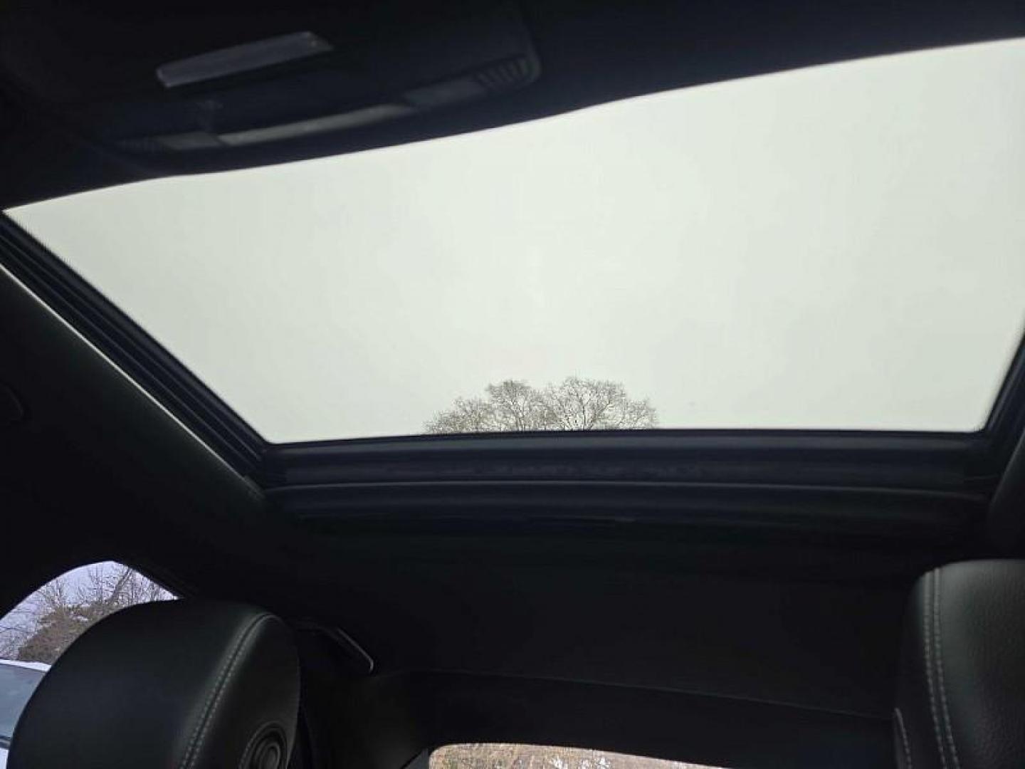 2019 WHITE /BLACK Mercedes-Benz C-Class C300 4MATIC Sedan (WDDWF8EB2KR) with an 2.0L L4 DOHC 16V engine, 7A transmission, located at 3304 Woodville Road, Northwood, OH, 43619, (419) 210-8019, 41.612694, -83.480743 - Photo#19