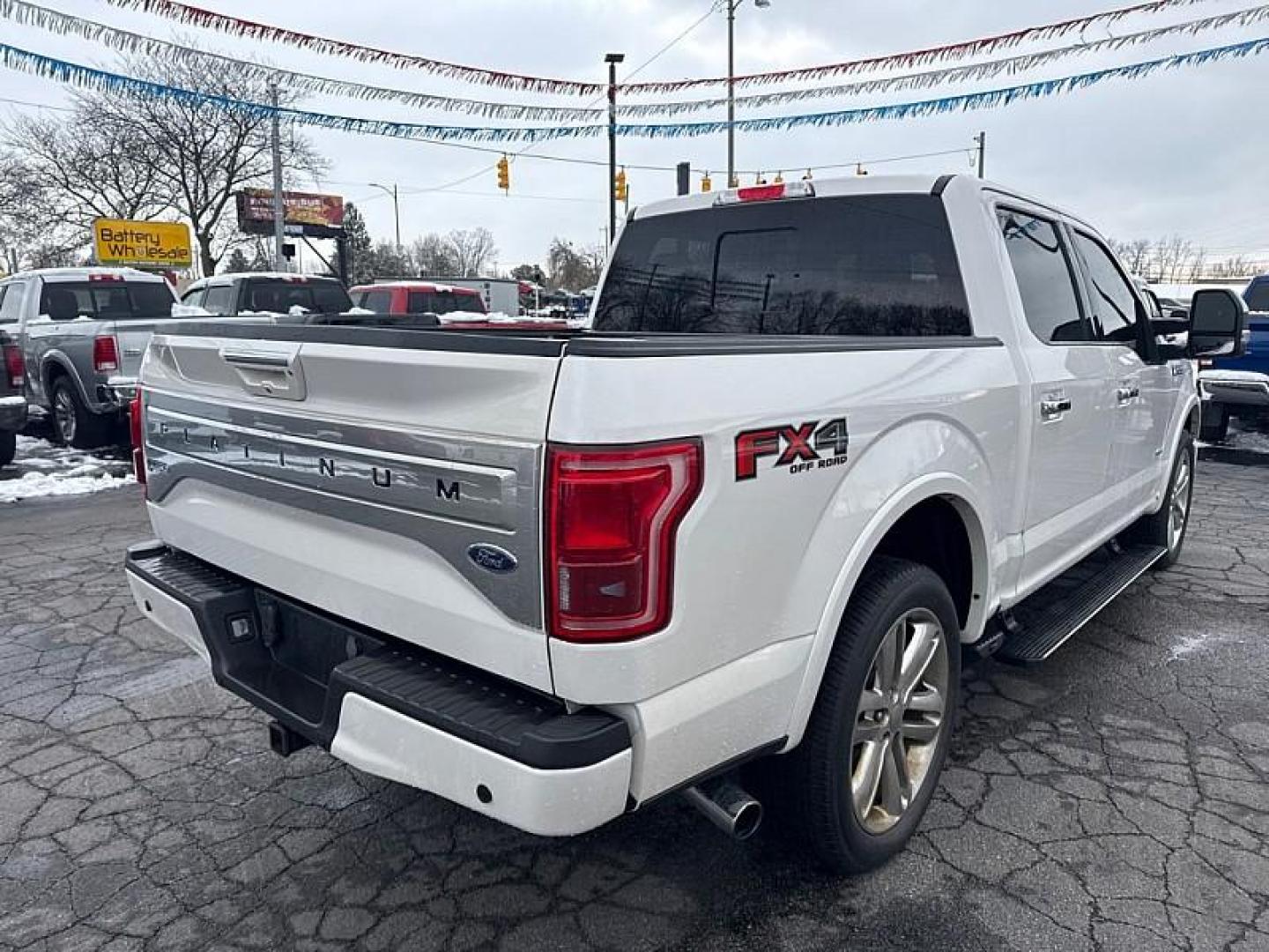 2016 SILVER /BLACK Ford F-150 XLT SuperCrew 6.5-ft. Bed 4WD (1FTEW1EG3GF) with an 3.5L V6 TURBO engine, 6A transmission, located at 3304 Woodville Road, Northwood, OH, 43619, (419) 210-8019, 41.612694, -83.480743 - Your #1 Destination for Auto Loans and mdash;No Matter Your Credit!At our dealership, we believe everyone deserves the opportunity to drive their dream car and mdash;whether you have good credit, bad credit, or no credit at all. With a wide selection of hundreds of cars, trucks, and SUVs, you'll fin - Photo#4