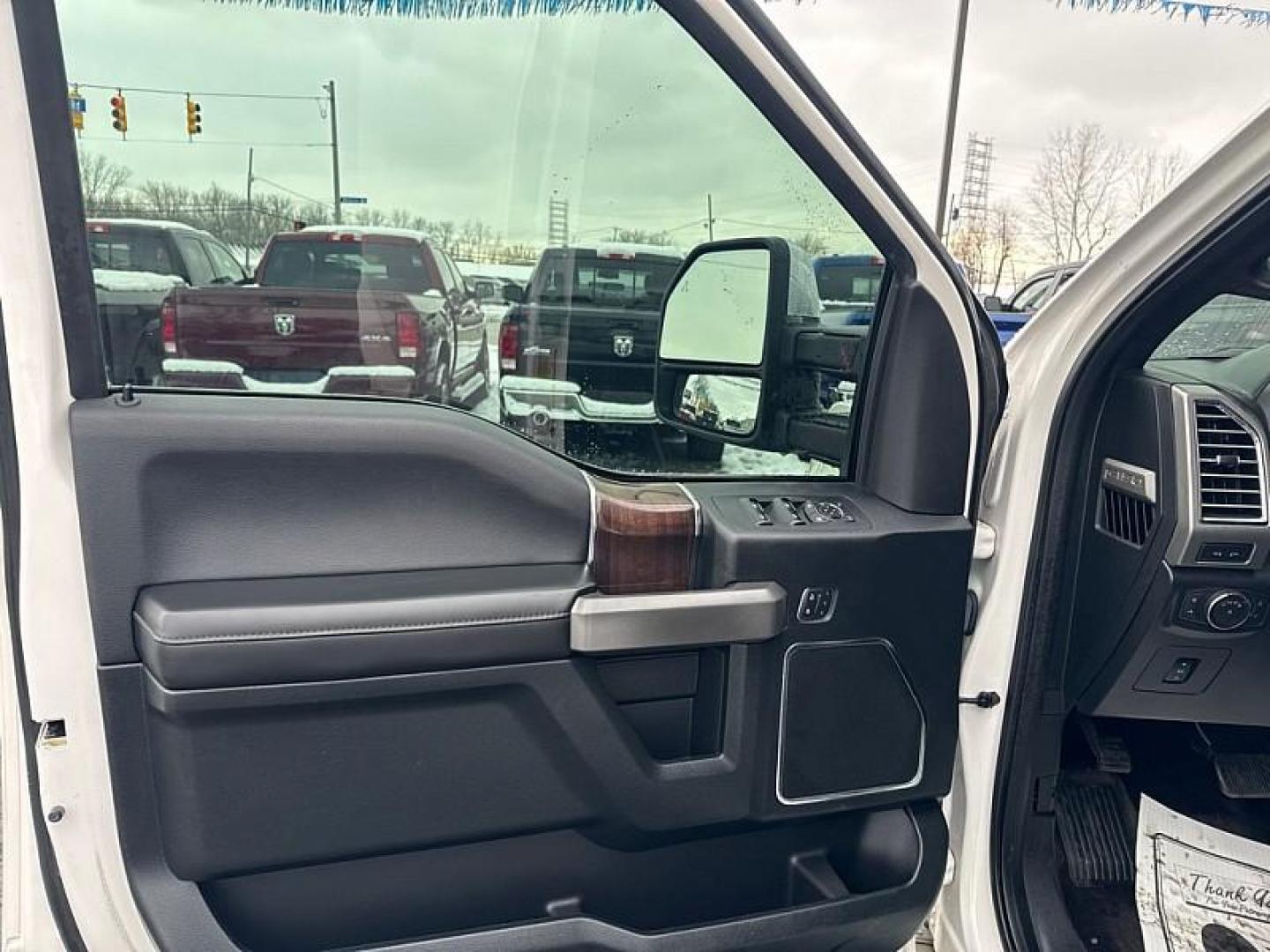 2016 SILVER /BLACK Ford F-150 XLT SuperCrew 6.5-ft. Bed 4WD (1FTEW1EG3GF) with an 3.5L V6 TURBO engine, 6A transmission, located at 3304 Woodville Road, Northwood, OH, 43619, (419) 210-8019, 41.612694, -83.480743 - Your #1 Destination for Auto Loans and mdash;No Matter Your Credit!At our dealership, we believe everyone deserves the opportunity to drive their dream car and mdash;whether you have good credit, bad credit, or no credit at all. With a wide selection of hundreds of cars, trucks, and SUVs, you'll fin - Photo#8