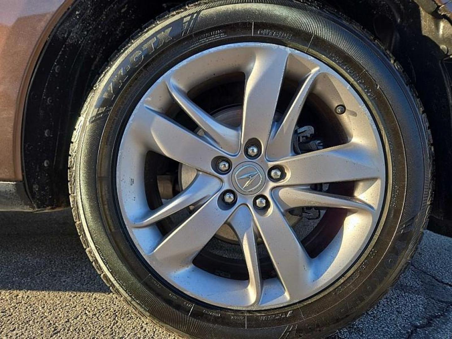 2019 BROWN /BEIGE Acura RDX SH-AWD w/Advance Package (5J8TC2H76KL) with an 2.0L L4 DOHC 16V engine, 10A transmission, located at 3304 Woodville Road, Northwood, OH, 43619, (419) 210-8019, 41.612694, -83.480743 - Your #1 Destination for Auto Loans and mdash;No Matter Your Credit!At our dealership, we believe everyone deserves the opportunity to drive their dream car and mdash;whether you have good credit, bad credit, or no credit at all. With a wide selection of hundreds of cars, trucks, and SUVs, you'll fin - Photo#17